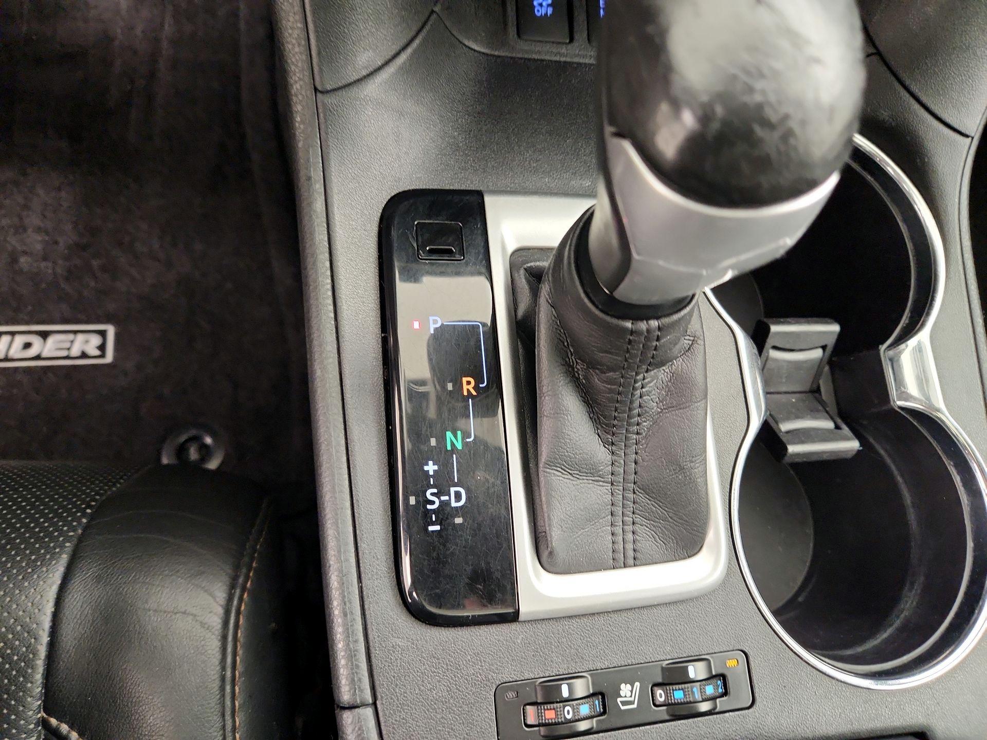 Thumbnail: 2015 Toyota Highlander - 17