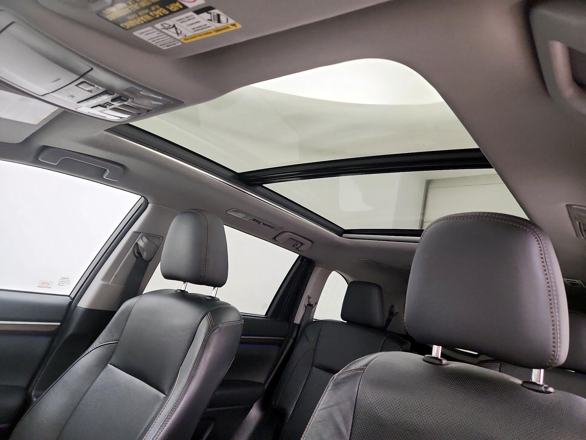 Thumbnail: 2015 Toyota Highlander - 19