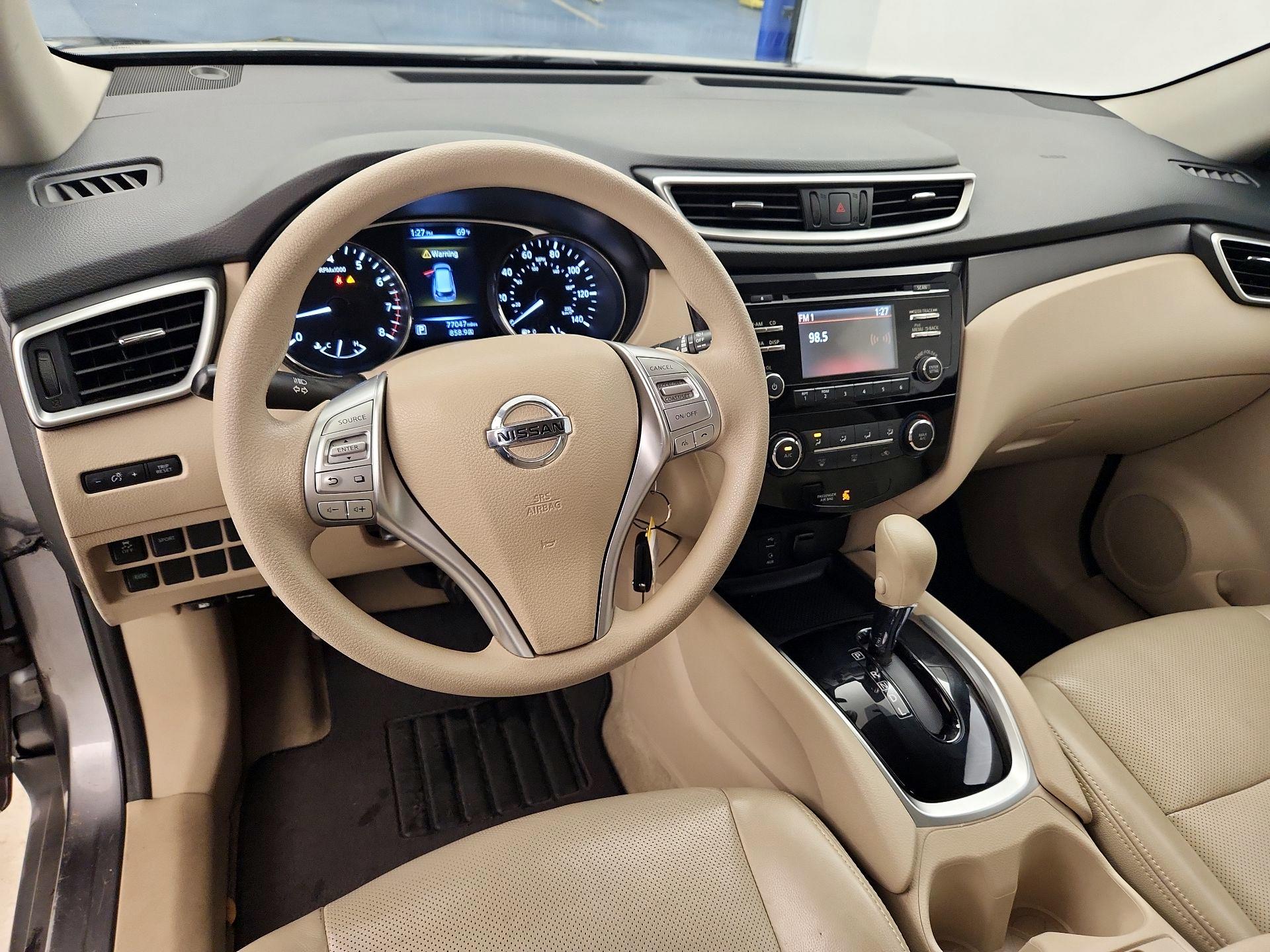 Thumbnail: 2015 Nissan Rogue - 9