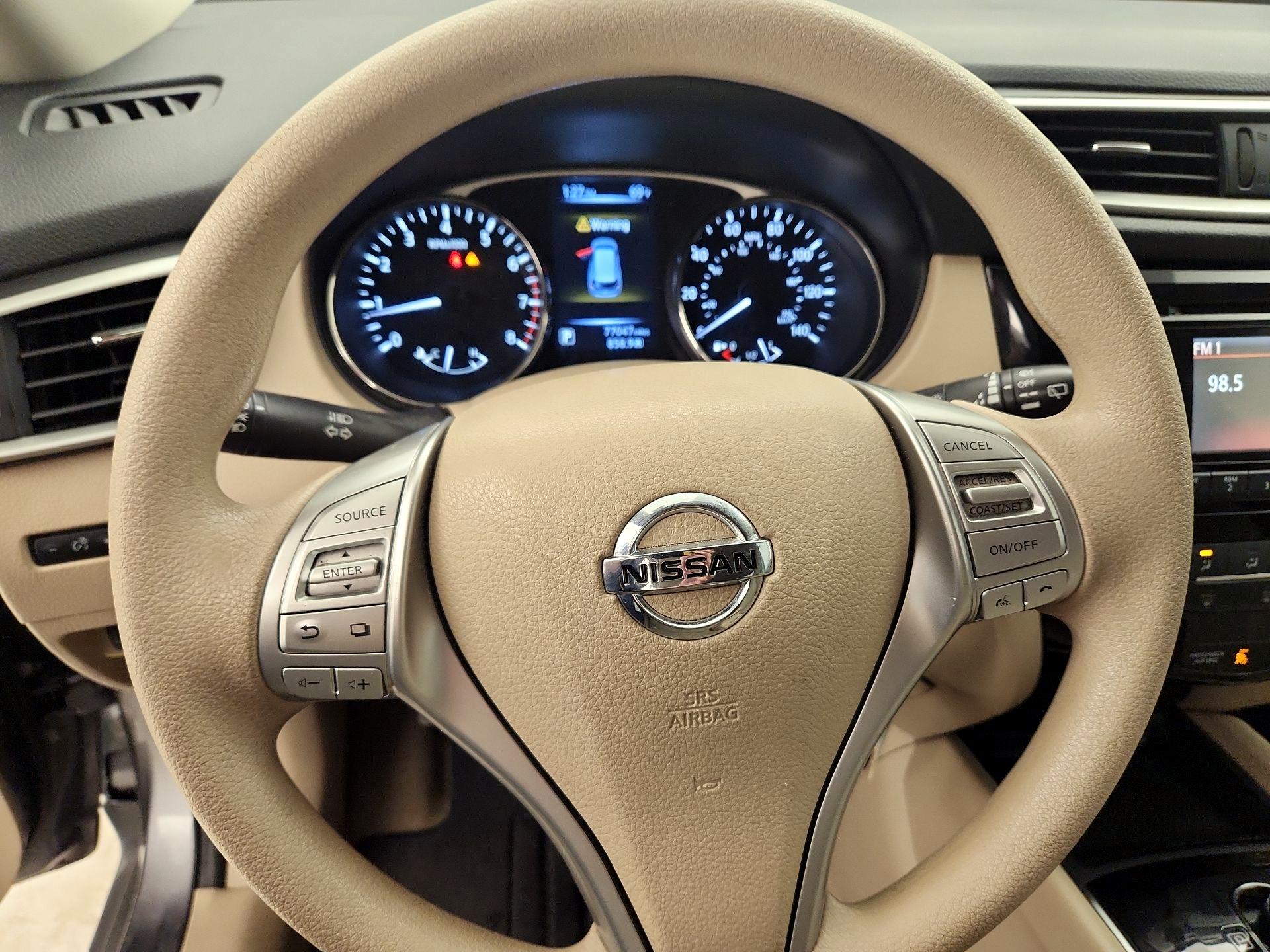 Thumbnail: 2015 Nissan Rogue - 10