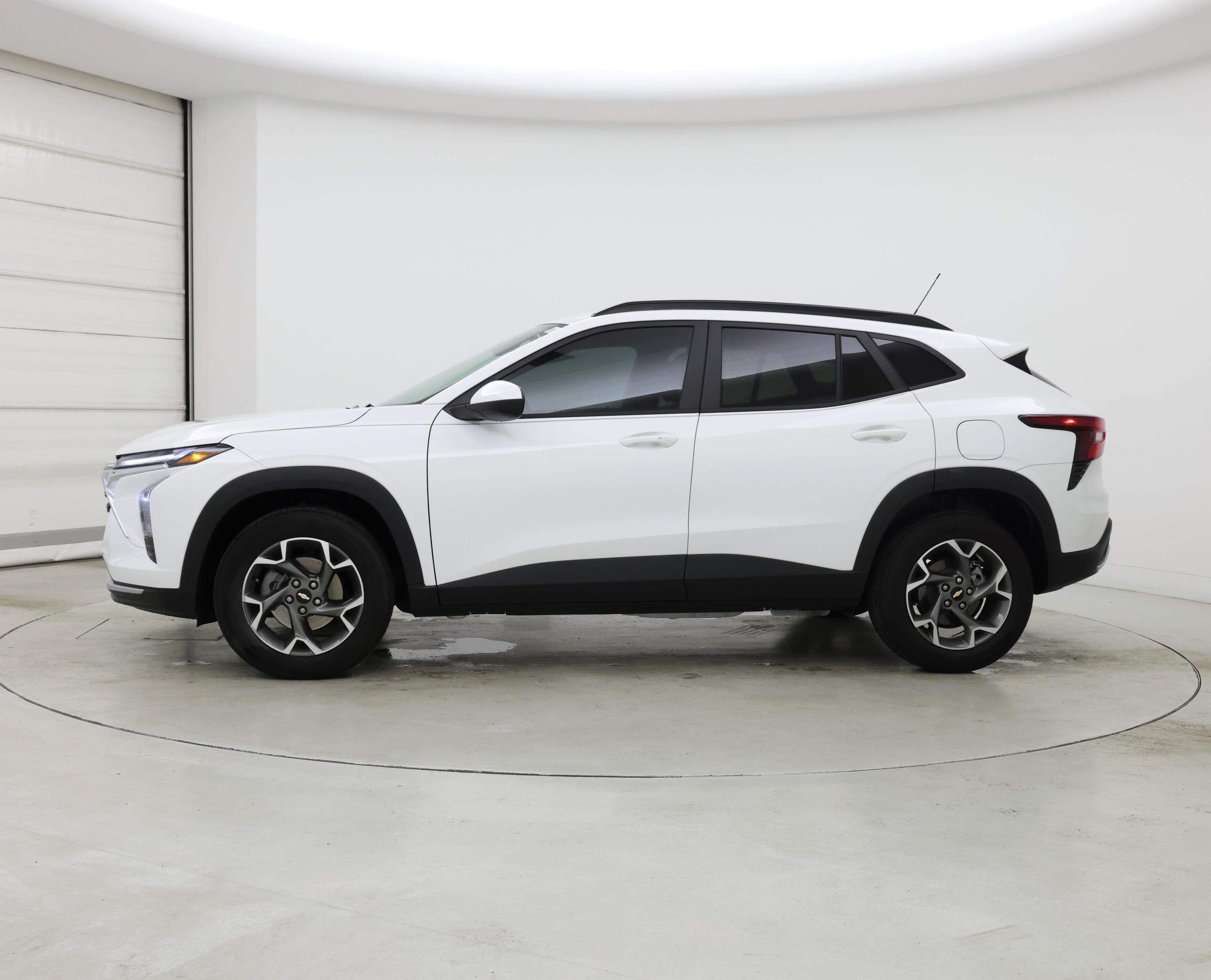 Thumbnail: 2025 Chevrolet Trax - 3