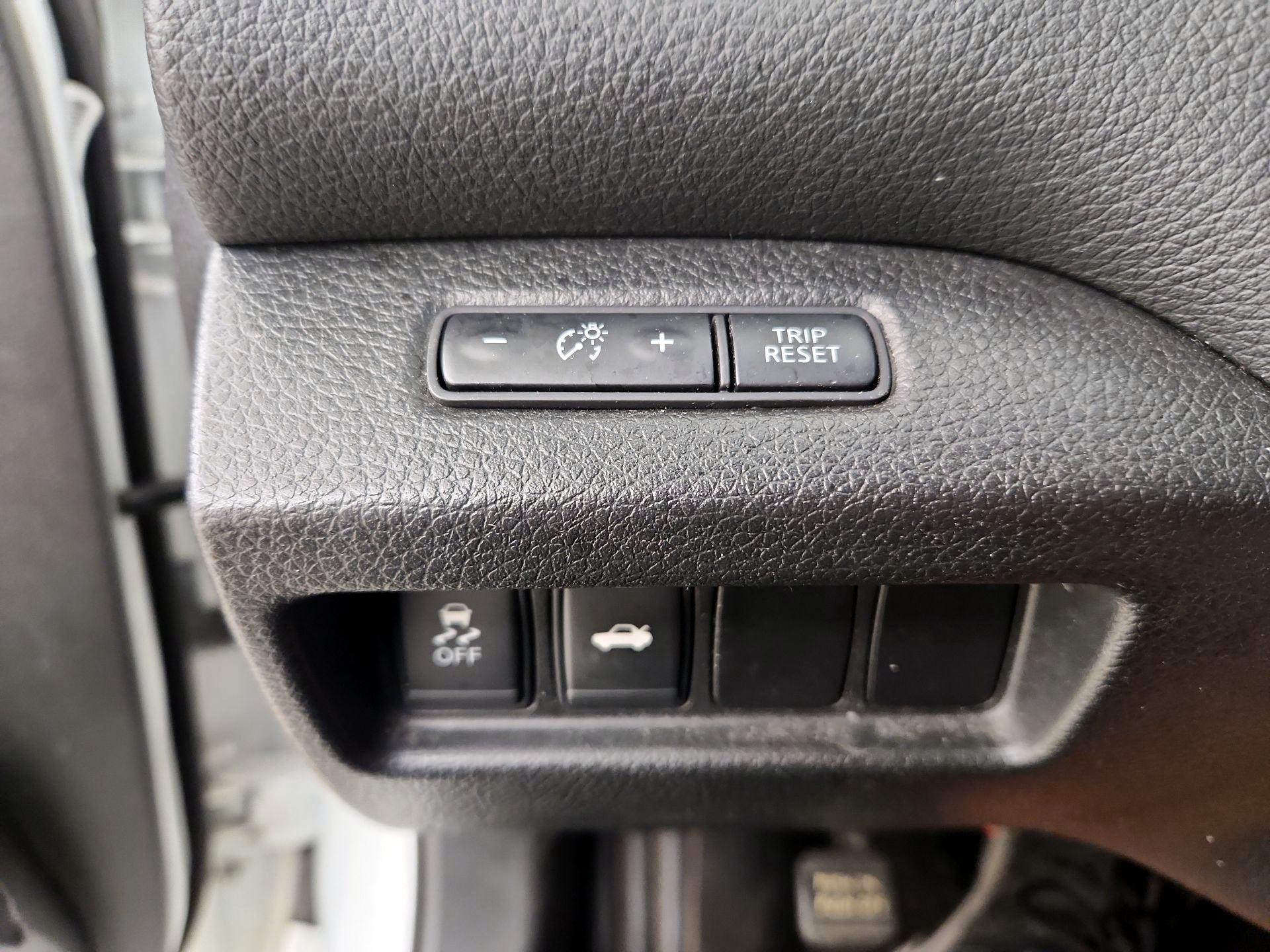Thumbnail: 2014 Nissan Altima - 13