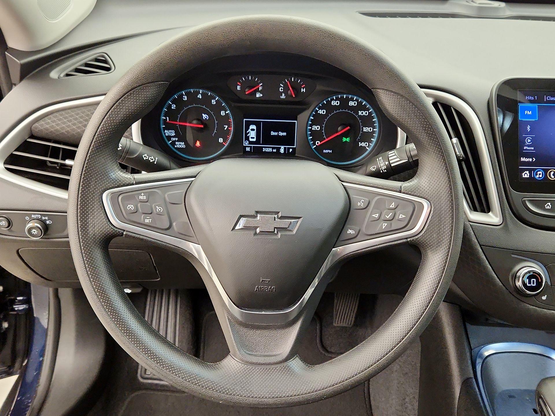 Thumbnail: 2022 Chevrolet Malibu - 10
