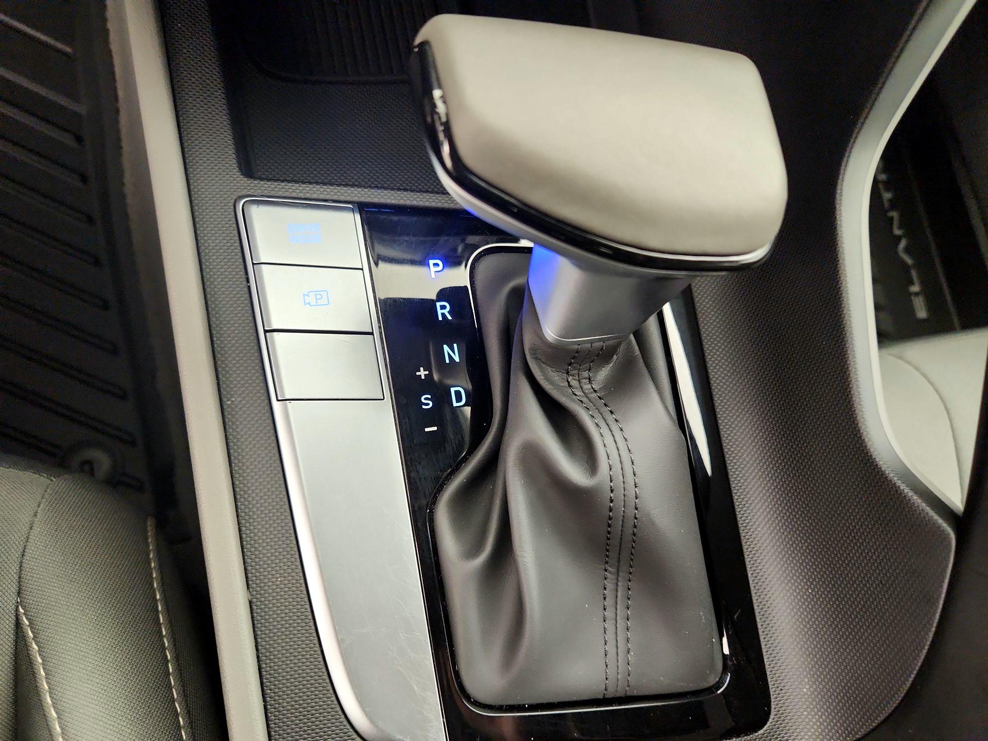 Thumbnail: 2025 Hyundai Elantra - 17
