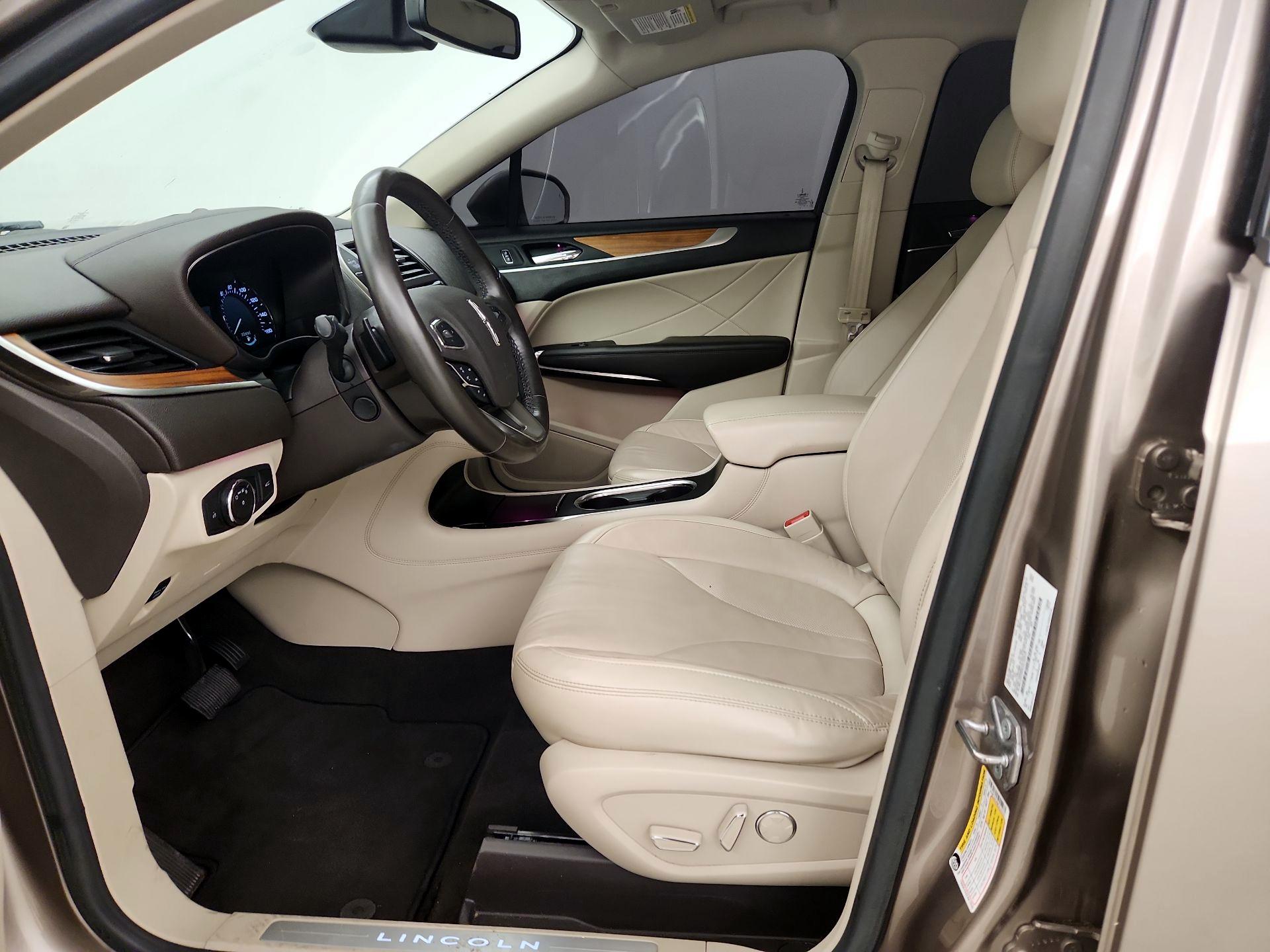 Thumbnail: 2019 Lincoln MKC - 11