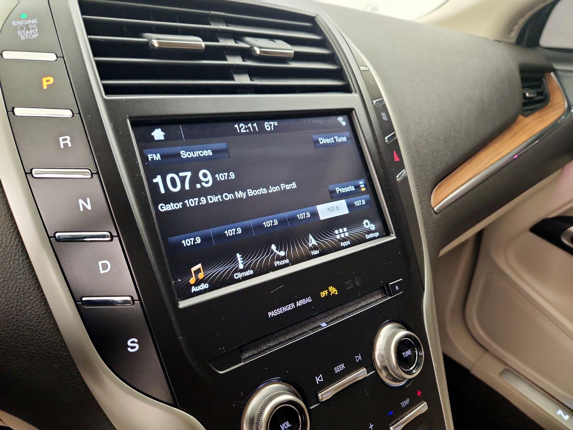 Thumbnail: 2019 Lincoln MKC - 16