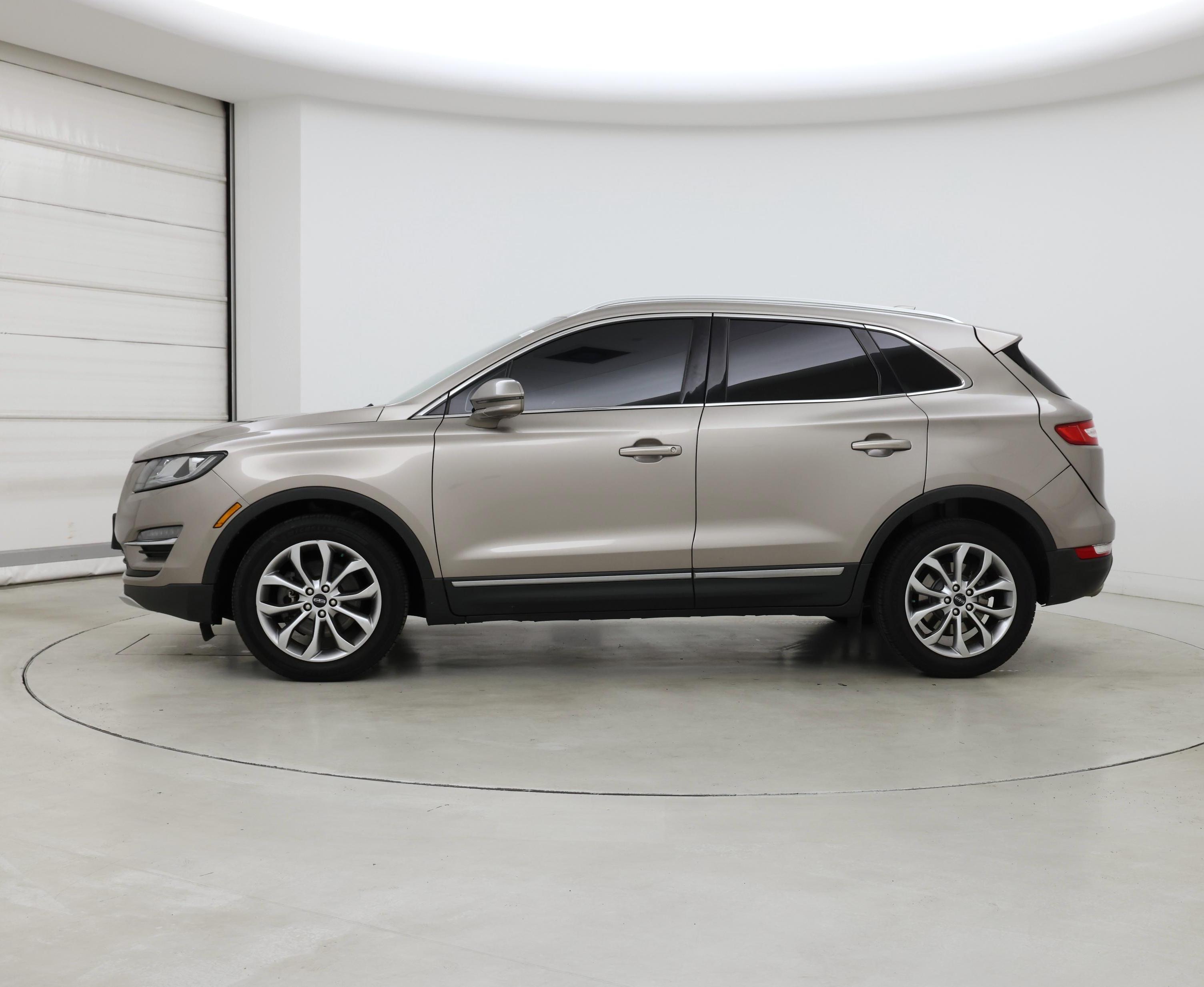 Thumbnail: 2019 Lincoln MKC - 3