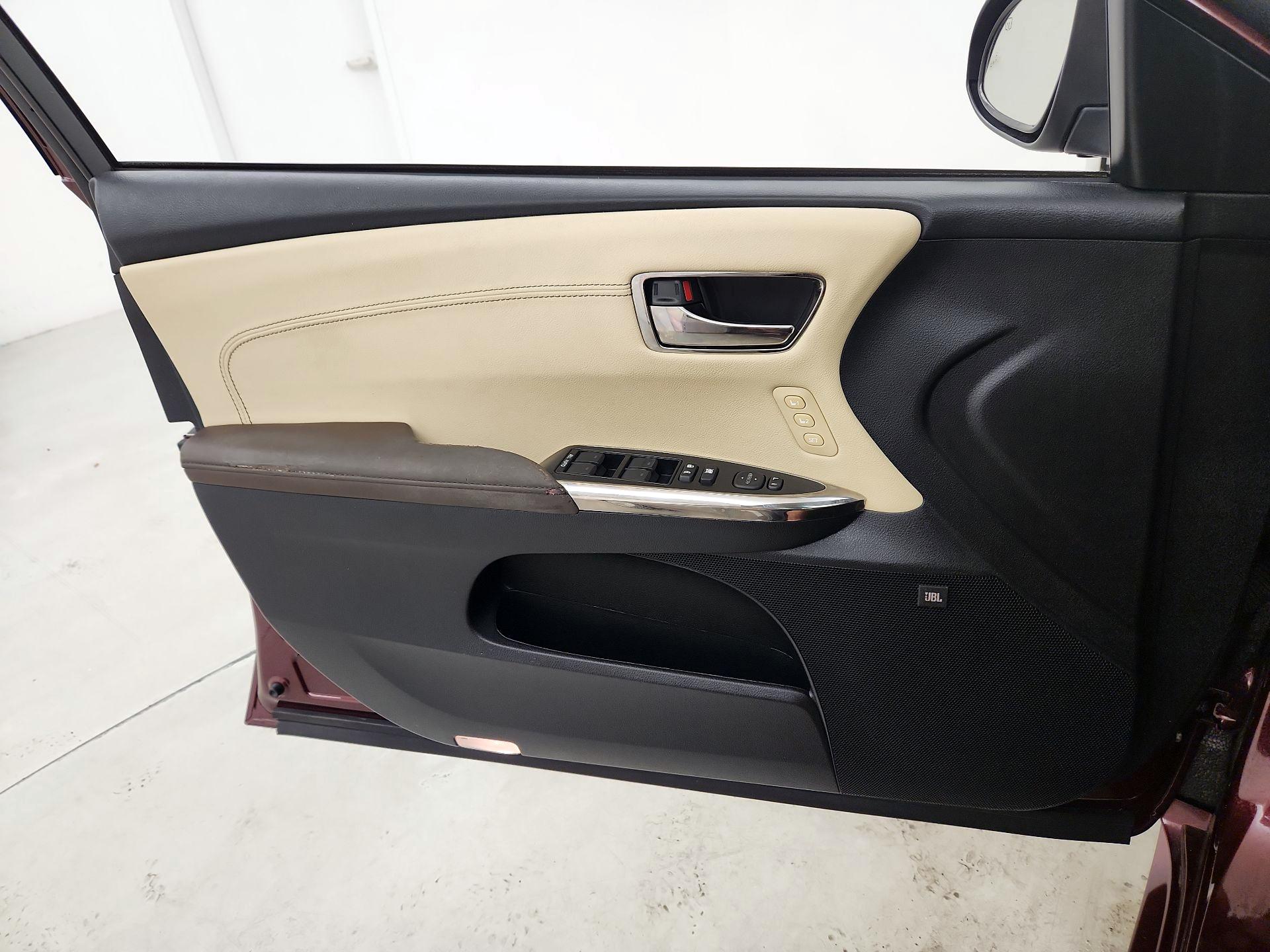 Thumbnail: 2015 Toyota Avalon - 12