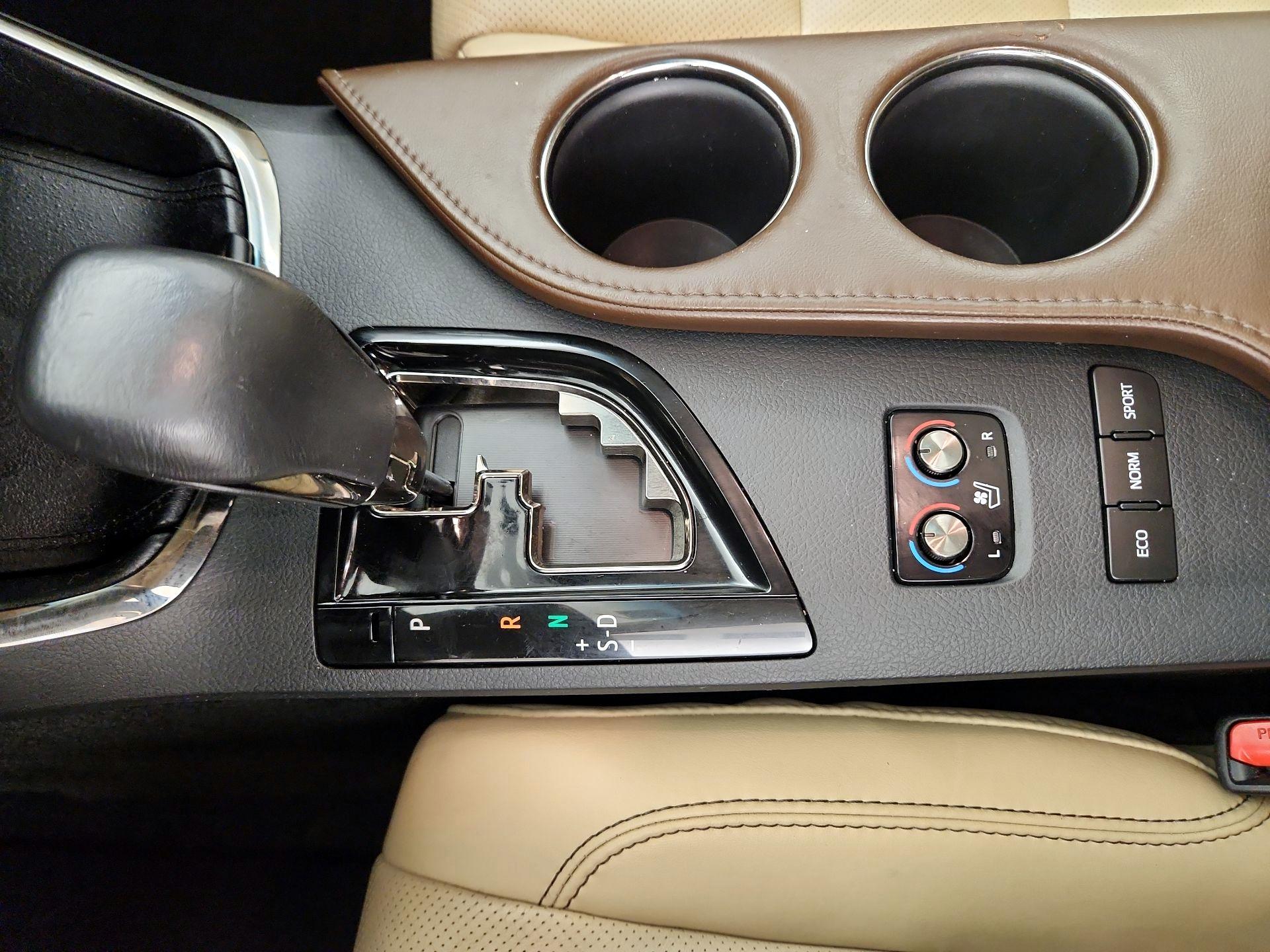 Thumbnail: 2015 Toyota Avalon - 17