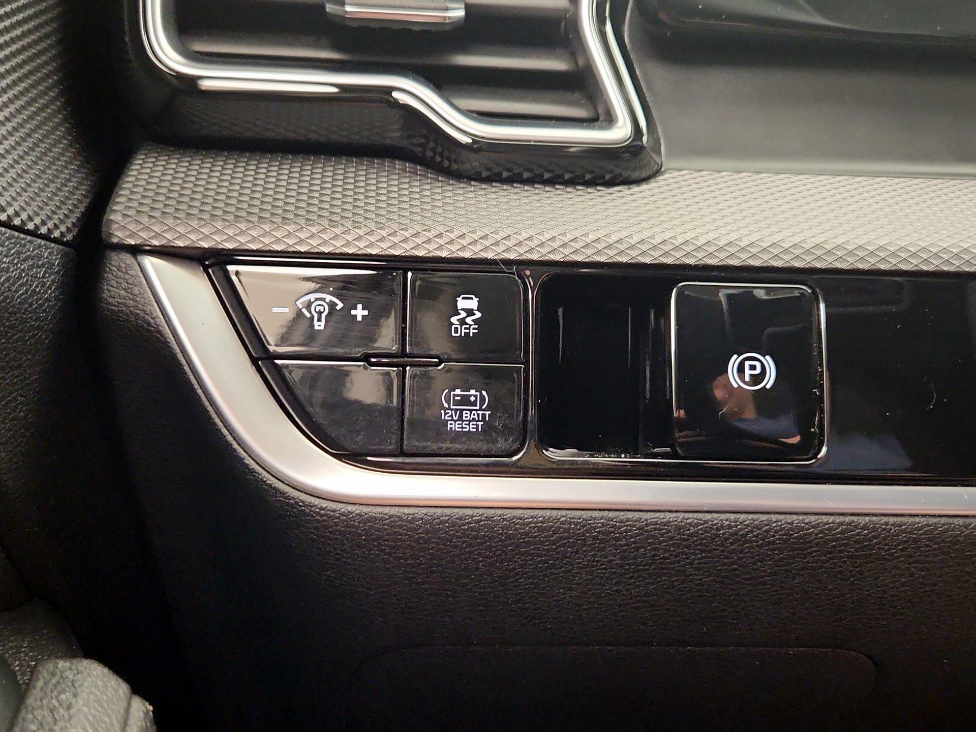 Thumbnail: 2023 Kia Sportage - 13