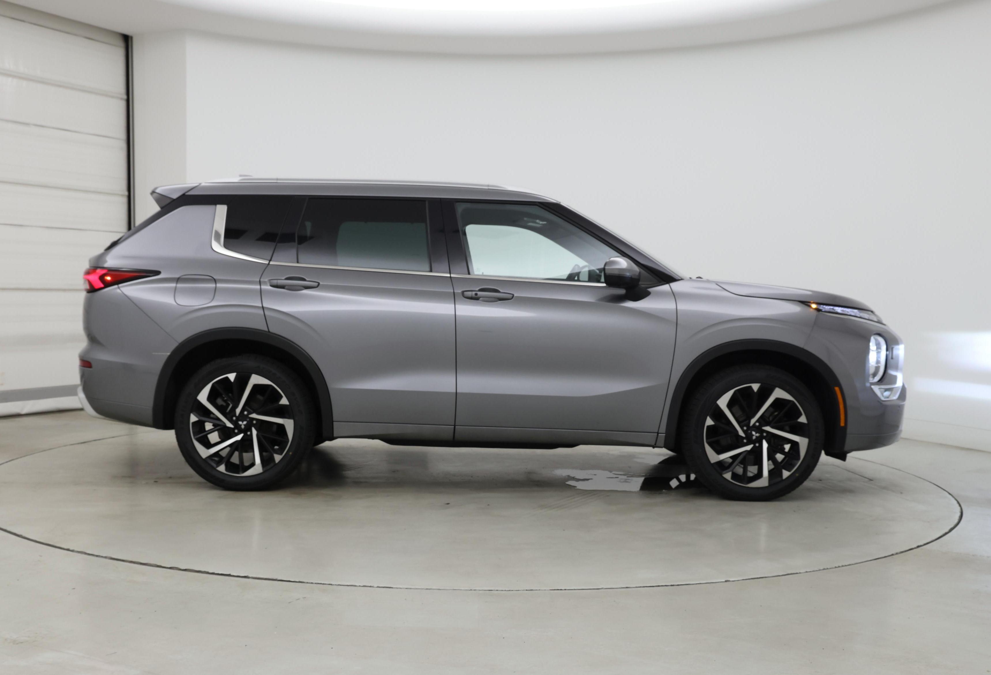 Thumbnail: 2022 Mitsubishi Outlander - 7