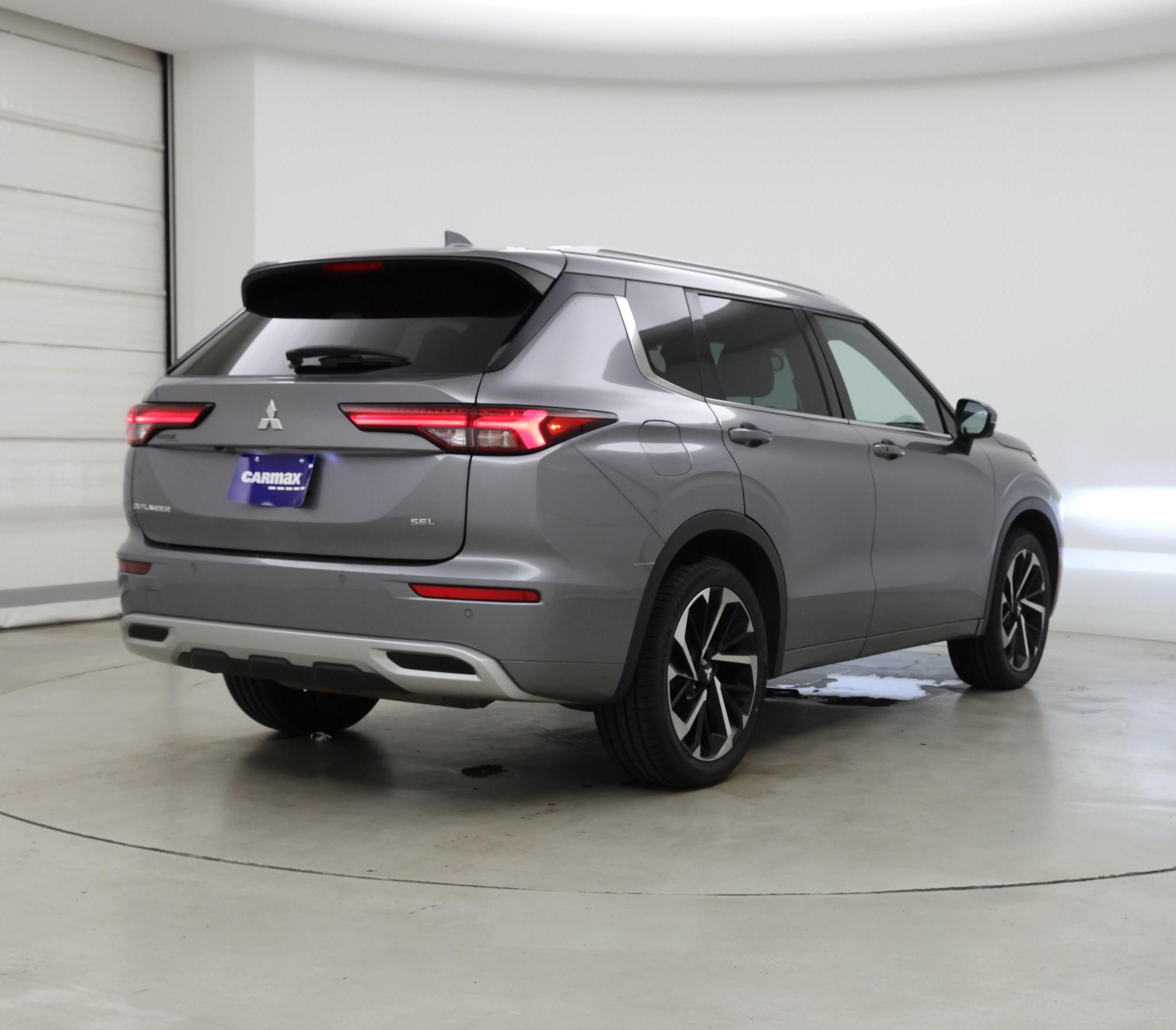 Thumbnail: 2022 Mitsubishi Outlander - 8