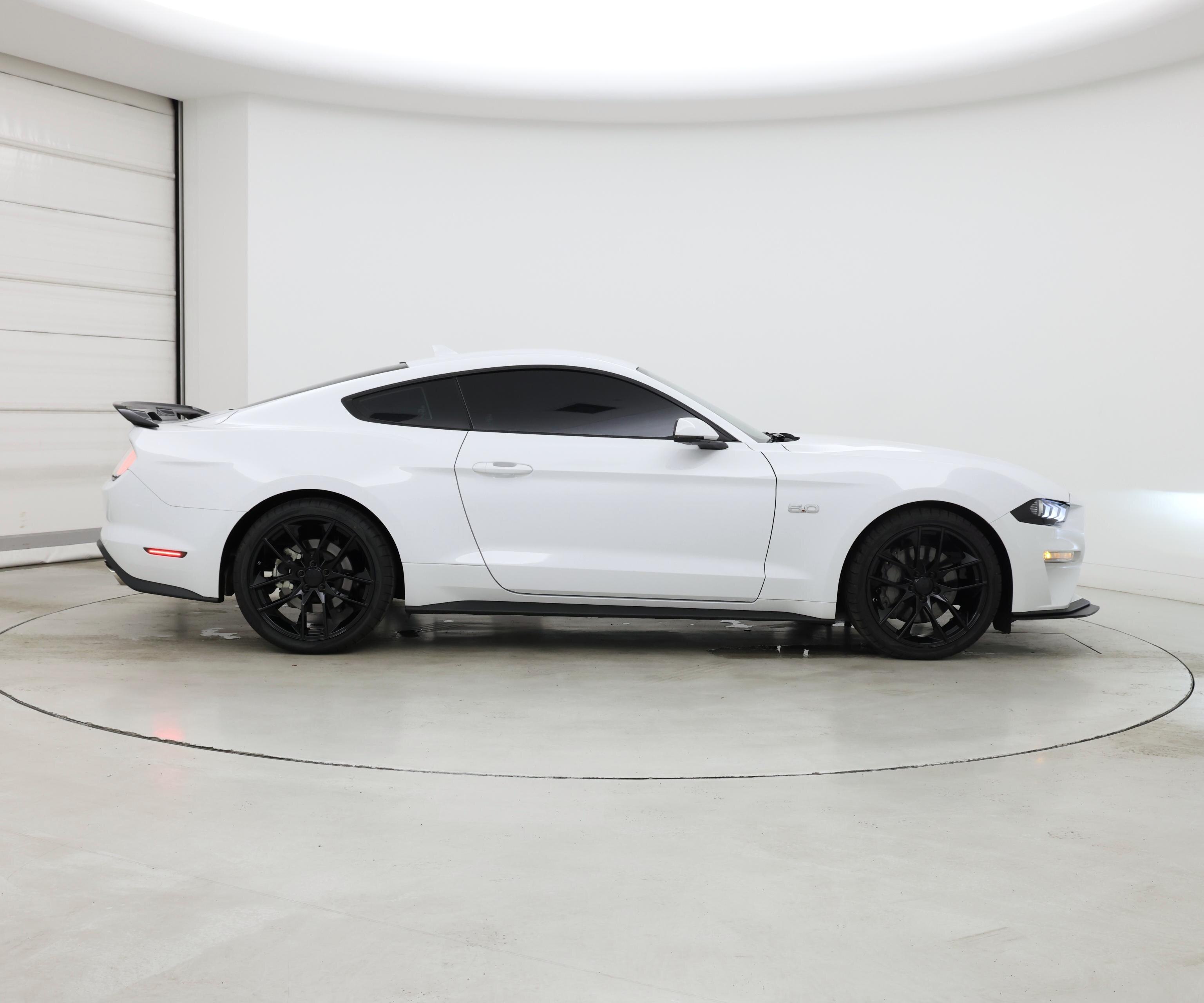 Thumbnail: 2022 Ford Mustang - 7