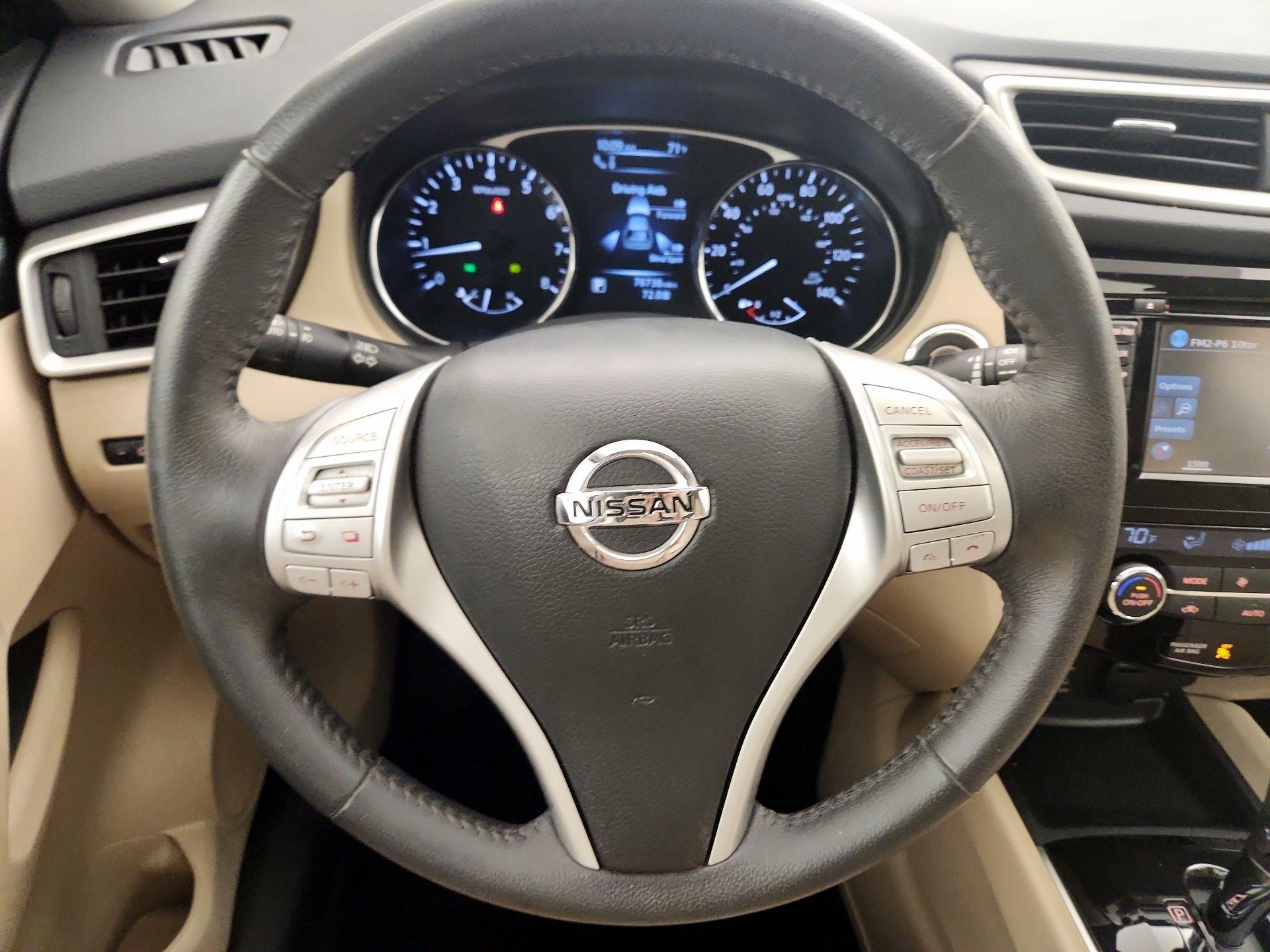 Thumbnail: 2016 Nissan Rogue - 10