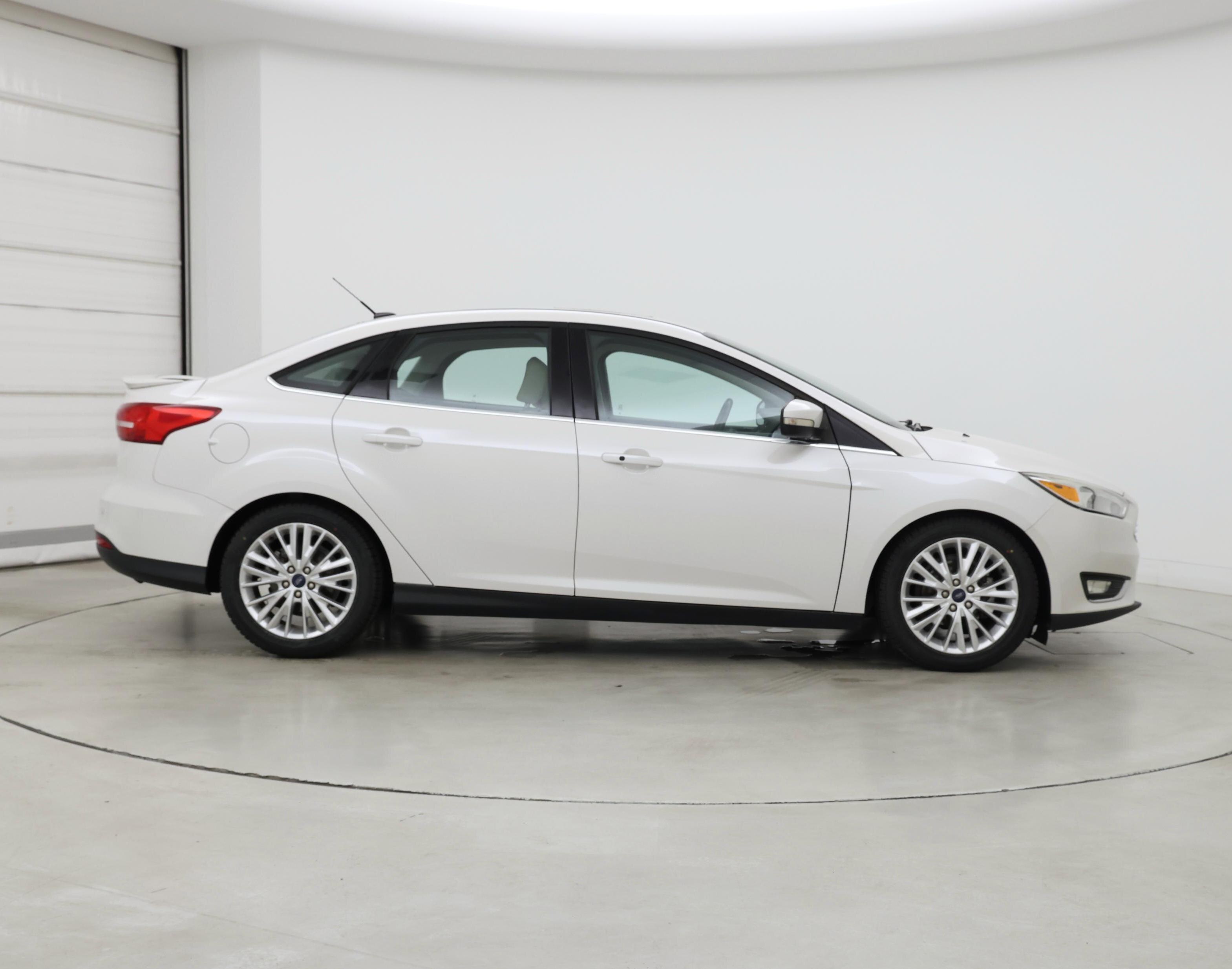 Thumbnail: 2017 Ford Focus - 7