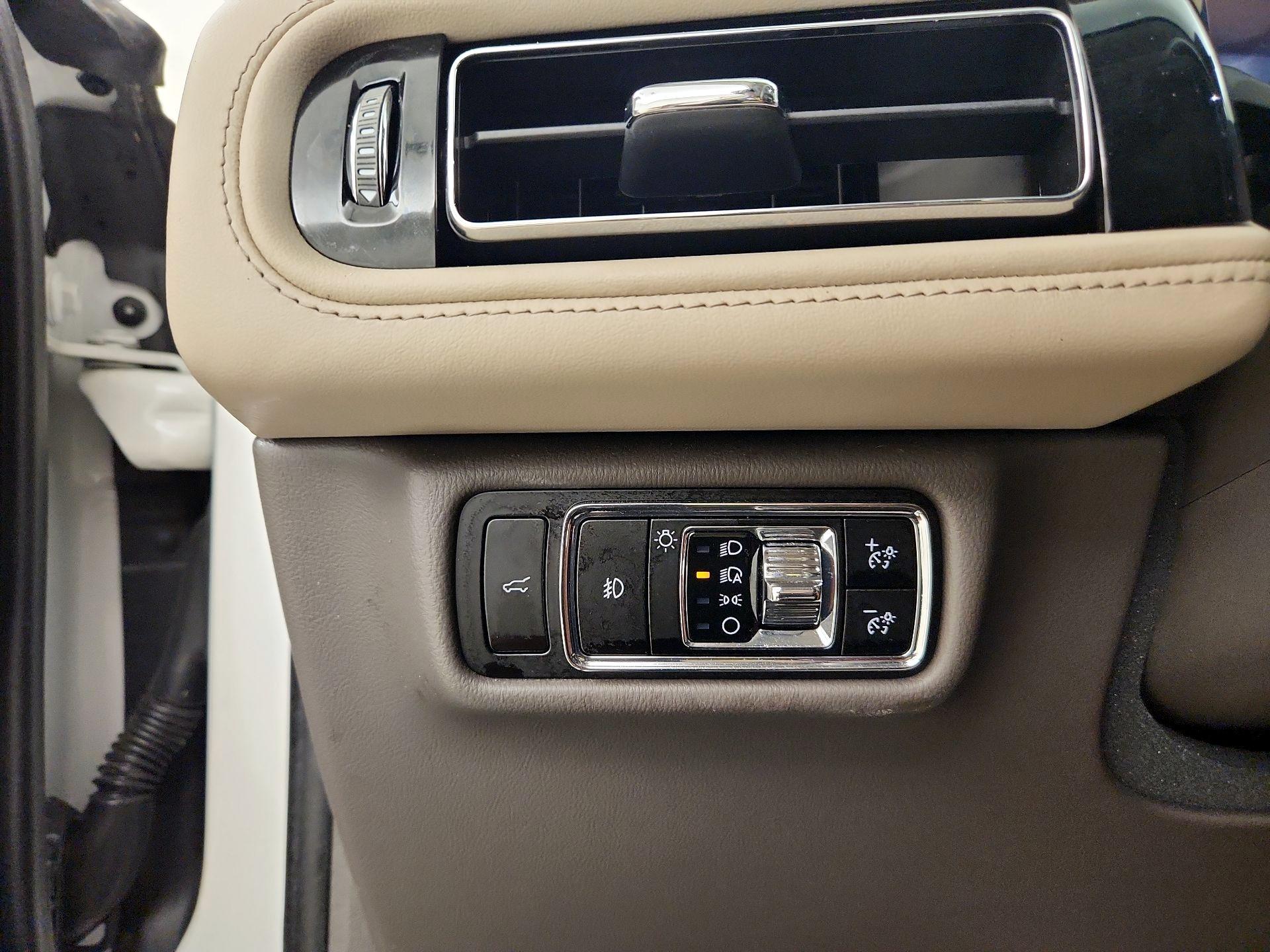 Thumbnail: 2024 Lincoln Aviator - 13