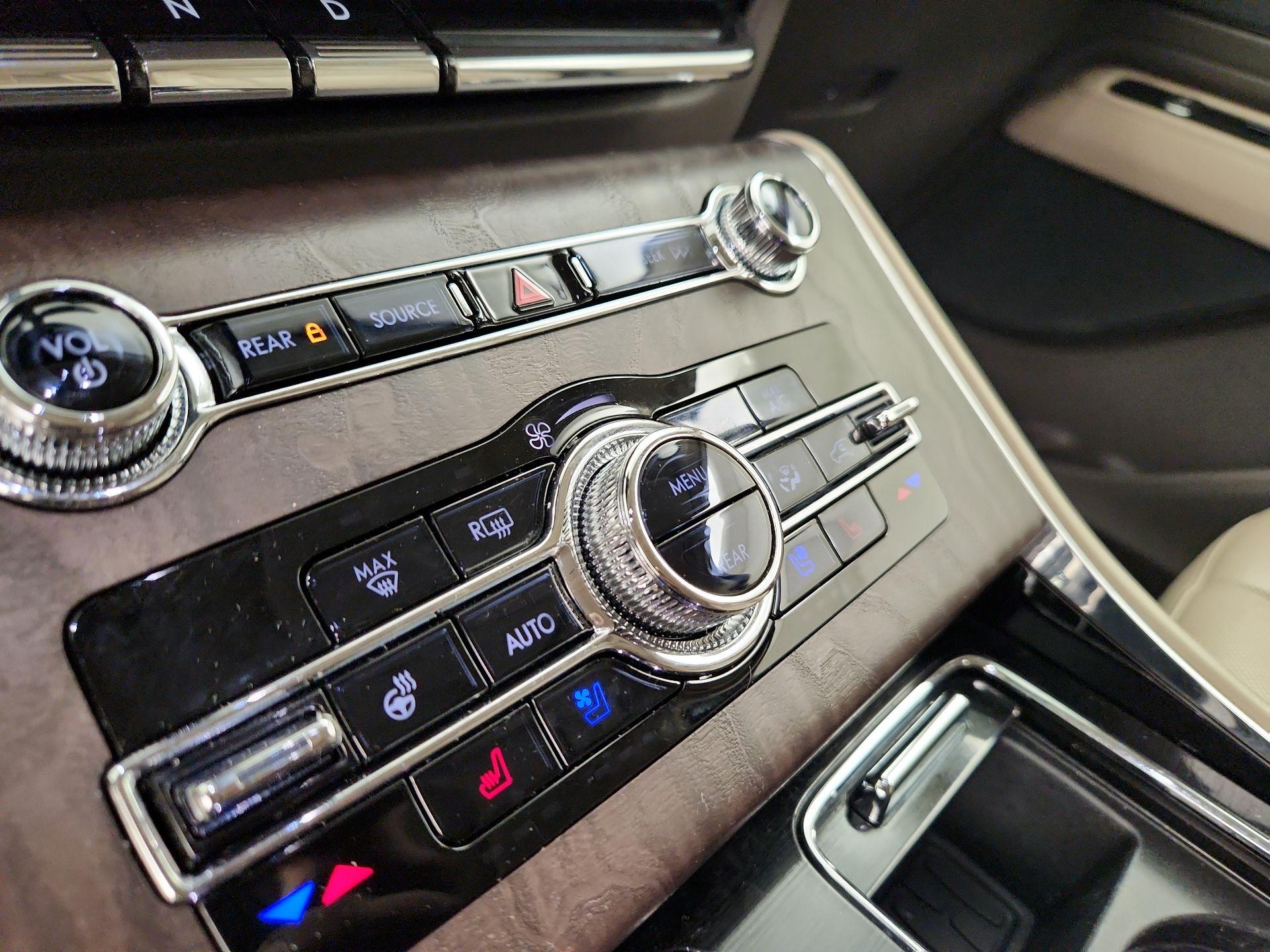 Thumbnail: 2024 Lincoln Aviator - 17