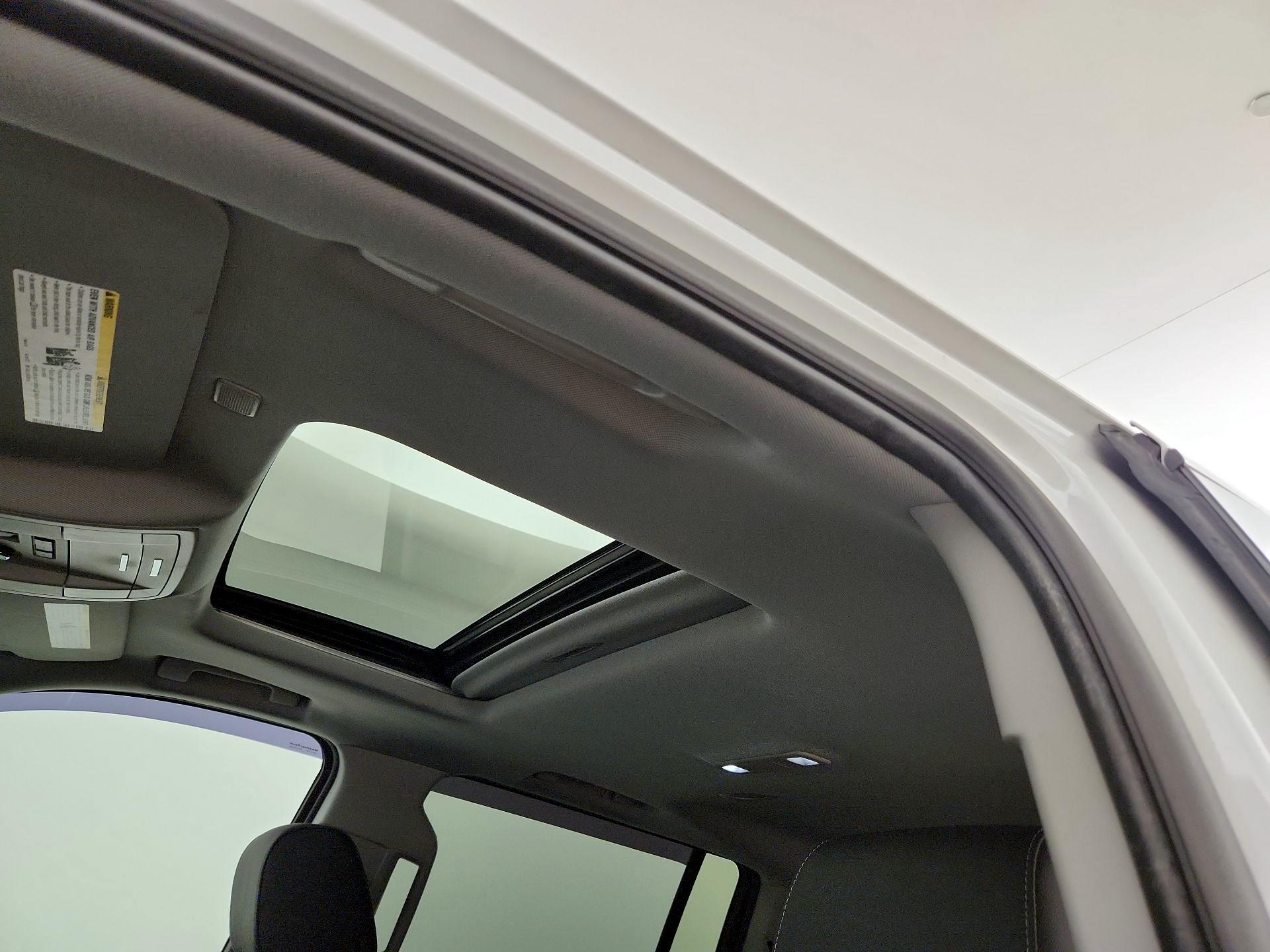 Thumbnail: 2020 Chevrolet Suburban - 20