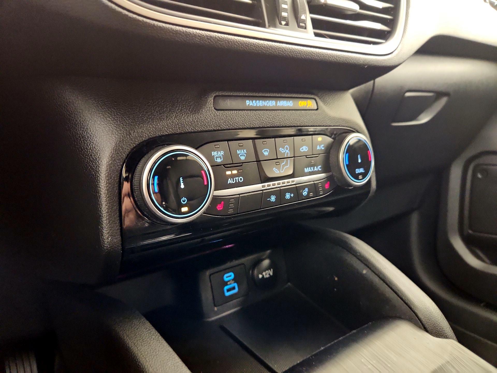 Thumbnail: 2022 Ford Escape - 16