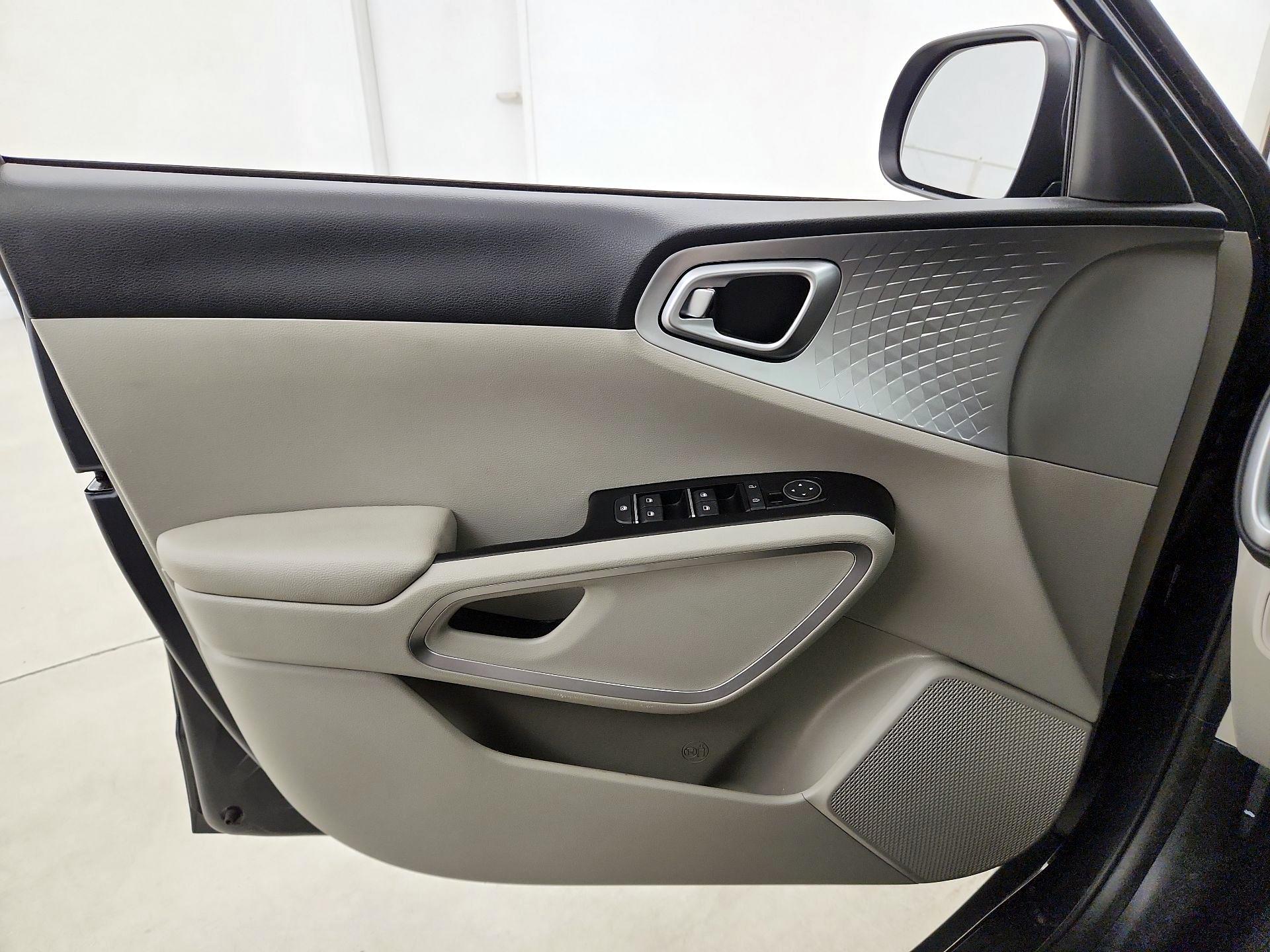 Thumbnail: 2020 Kia Soul - 12