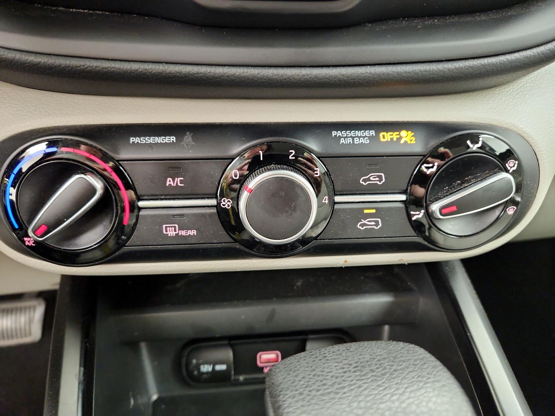 Thumbnail: 2020 Kia Soul - 16