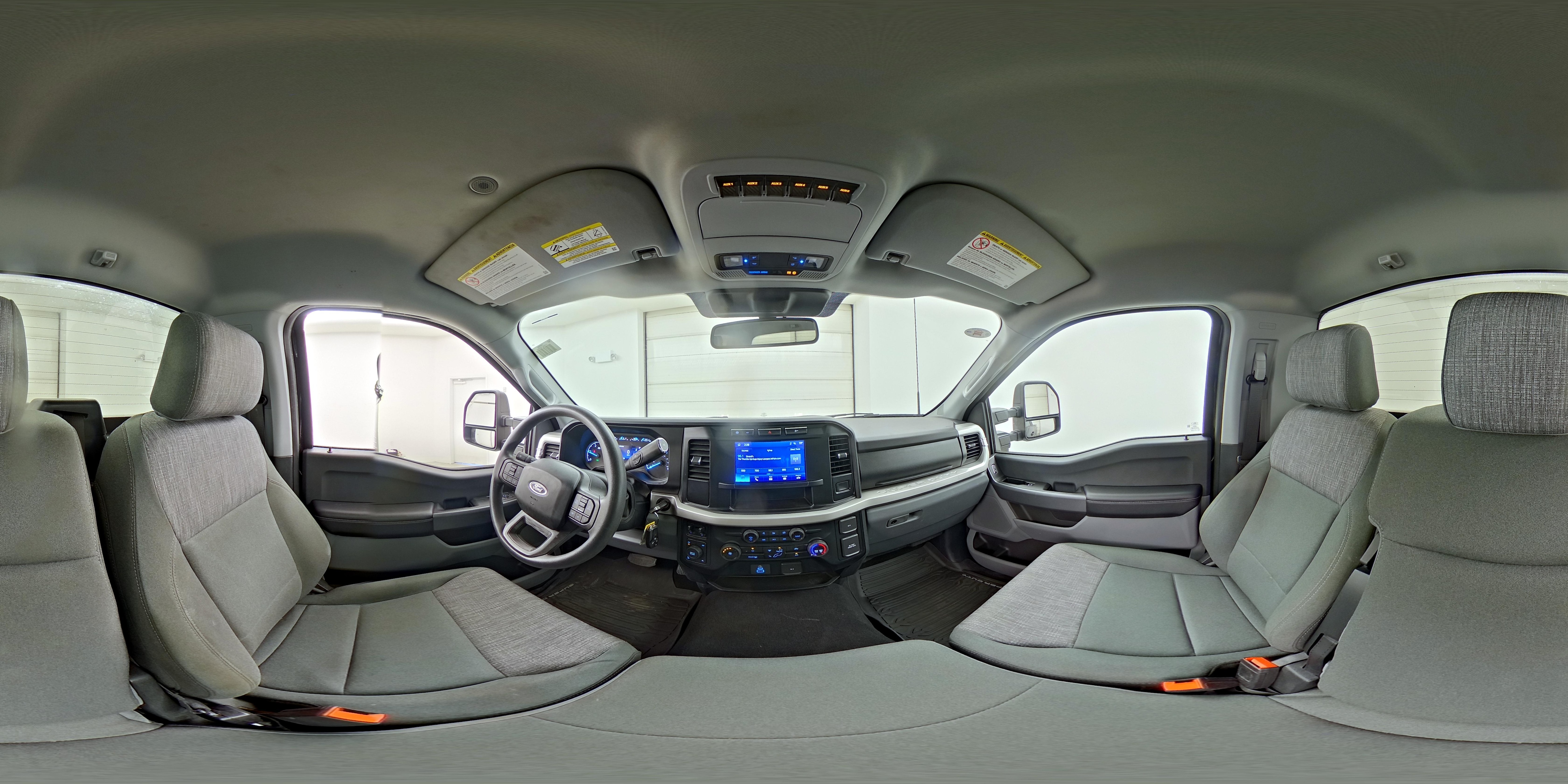 2023 Ford F-350 Super Duty XLT - Photo 23