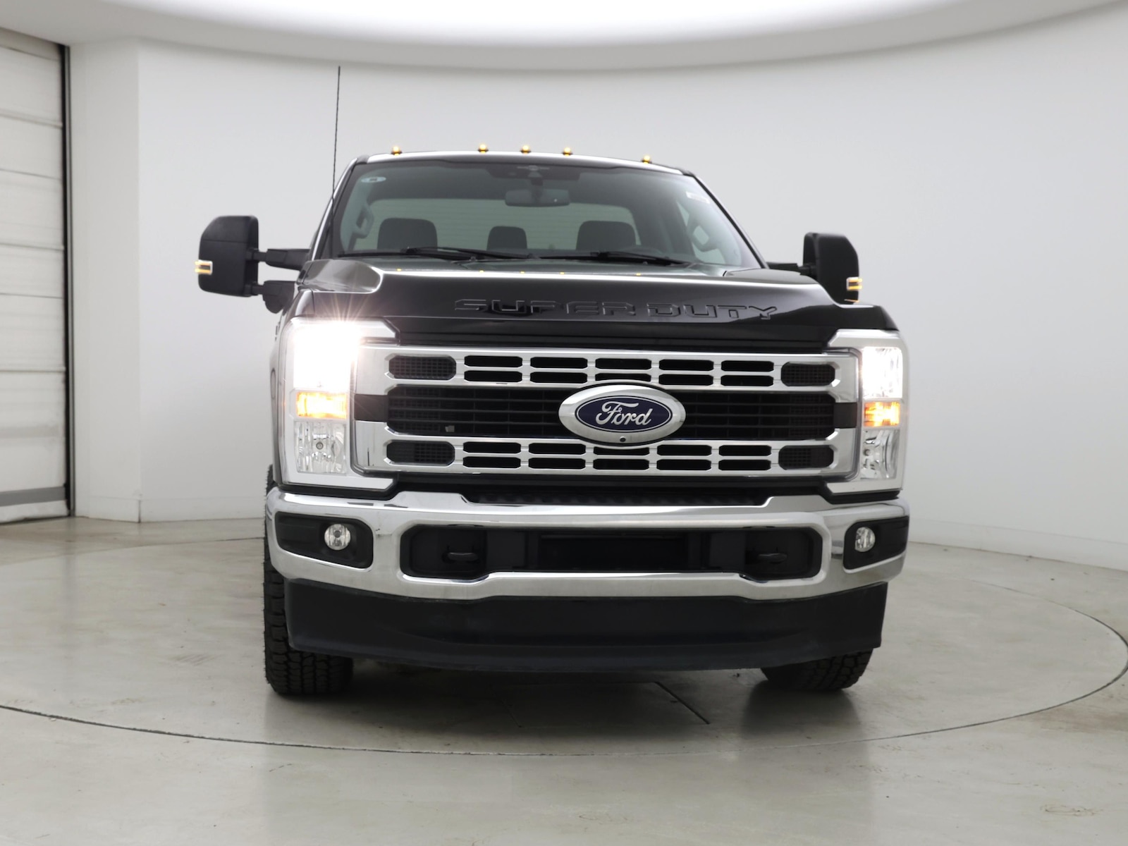 2023 Ford F-350 Super Duty XLT - Photo 6