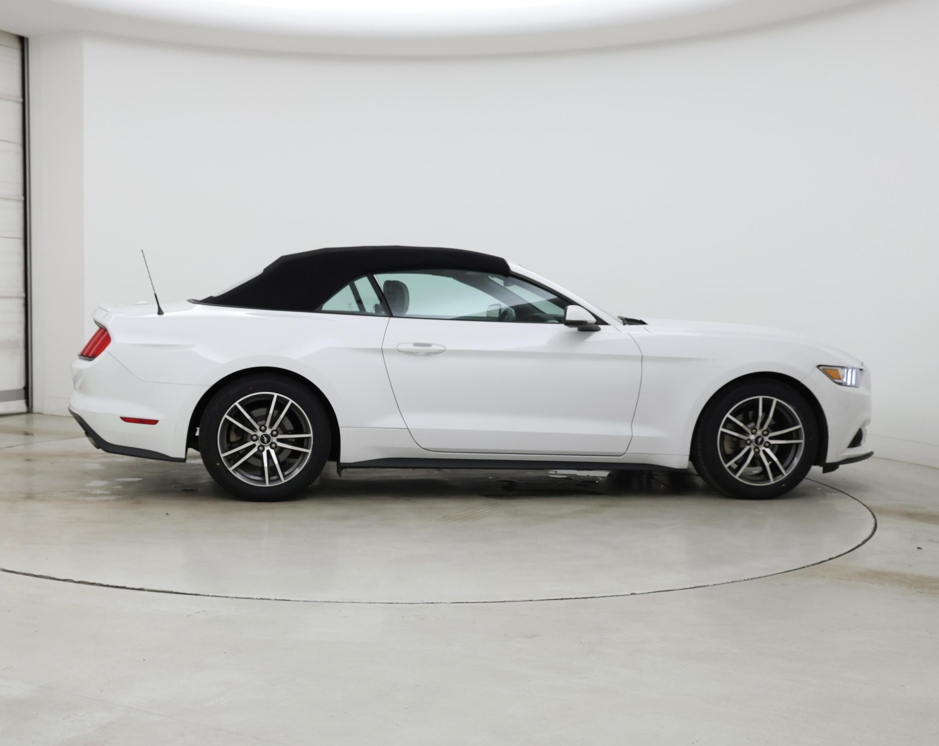 Thumbnail: 2017 Ford Mustang - 7