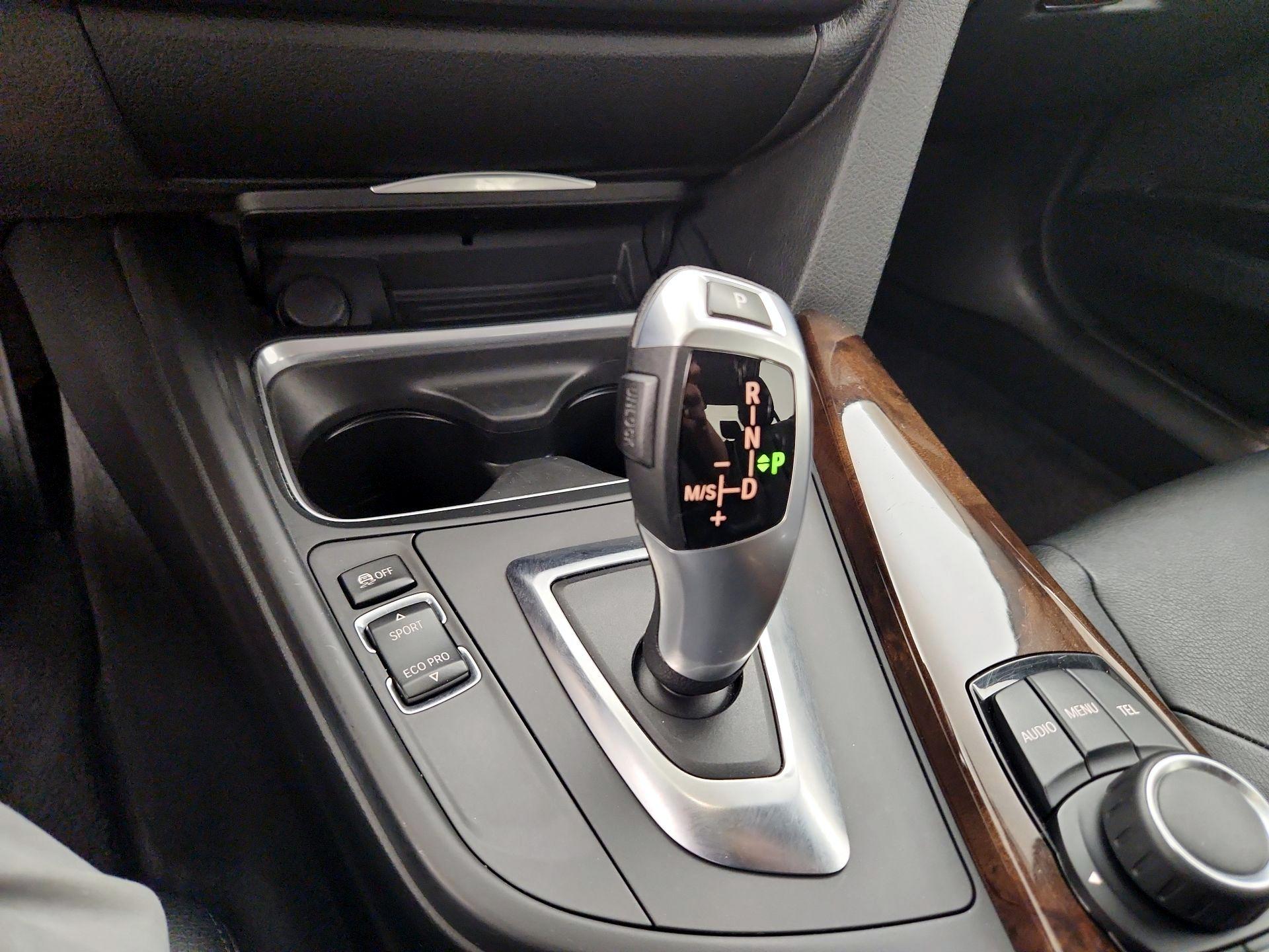 Thumbnail: 2015 BMW 3 Series - 16