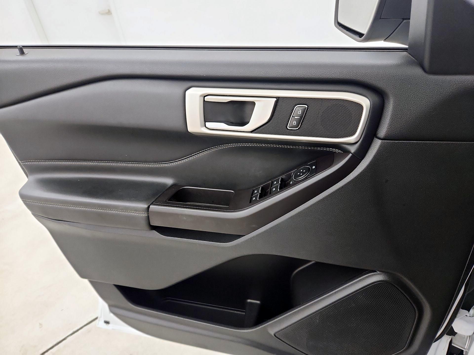 Thumbnail: 2020 Ford Explorer - 12