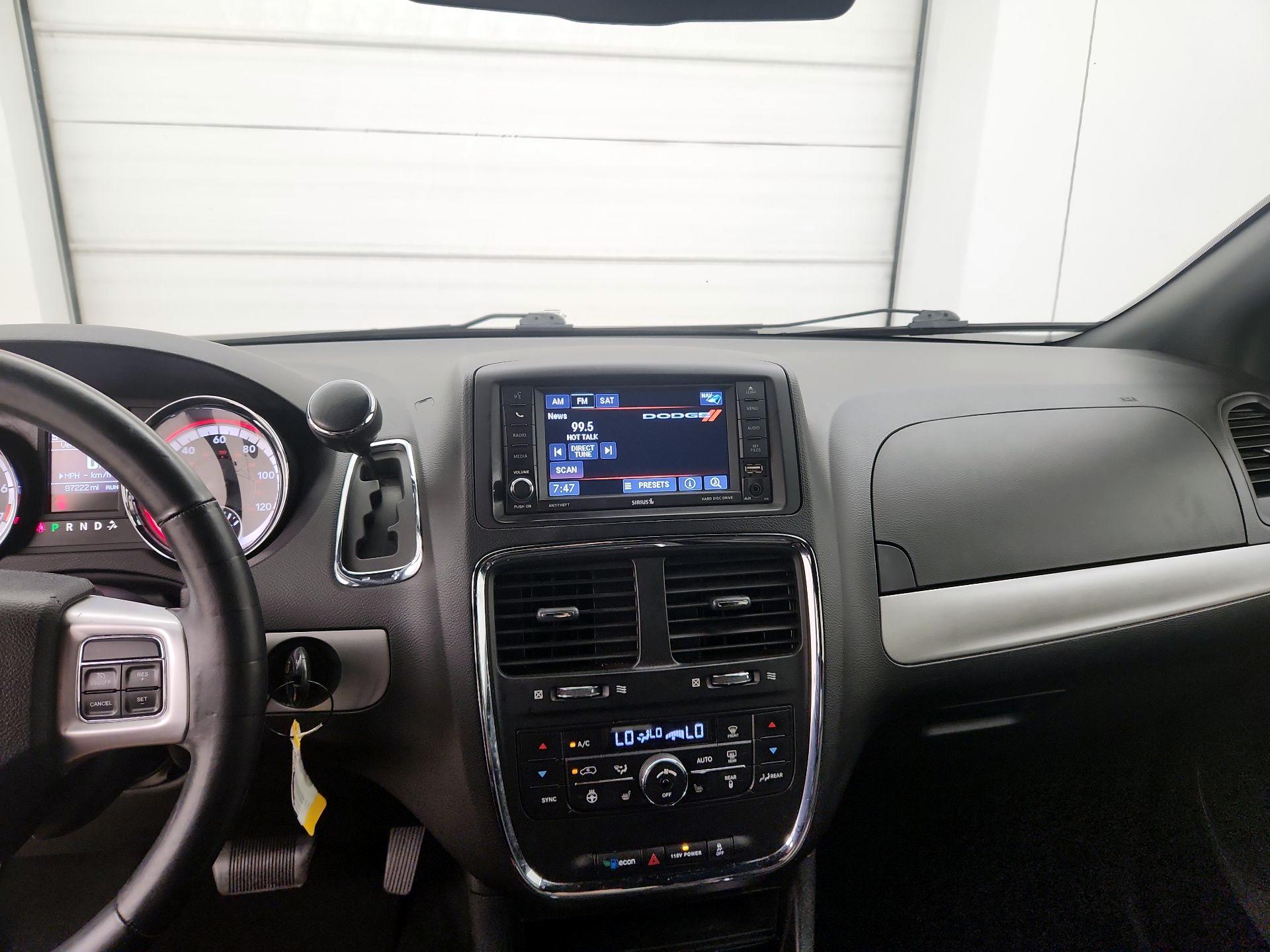 Thumbnail: 2019 Dodge Grand Caravan - 9