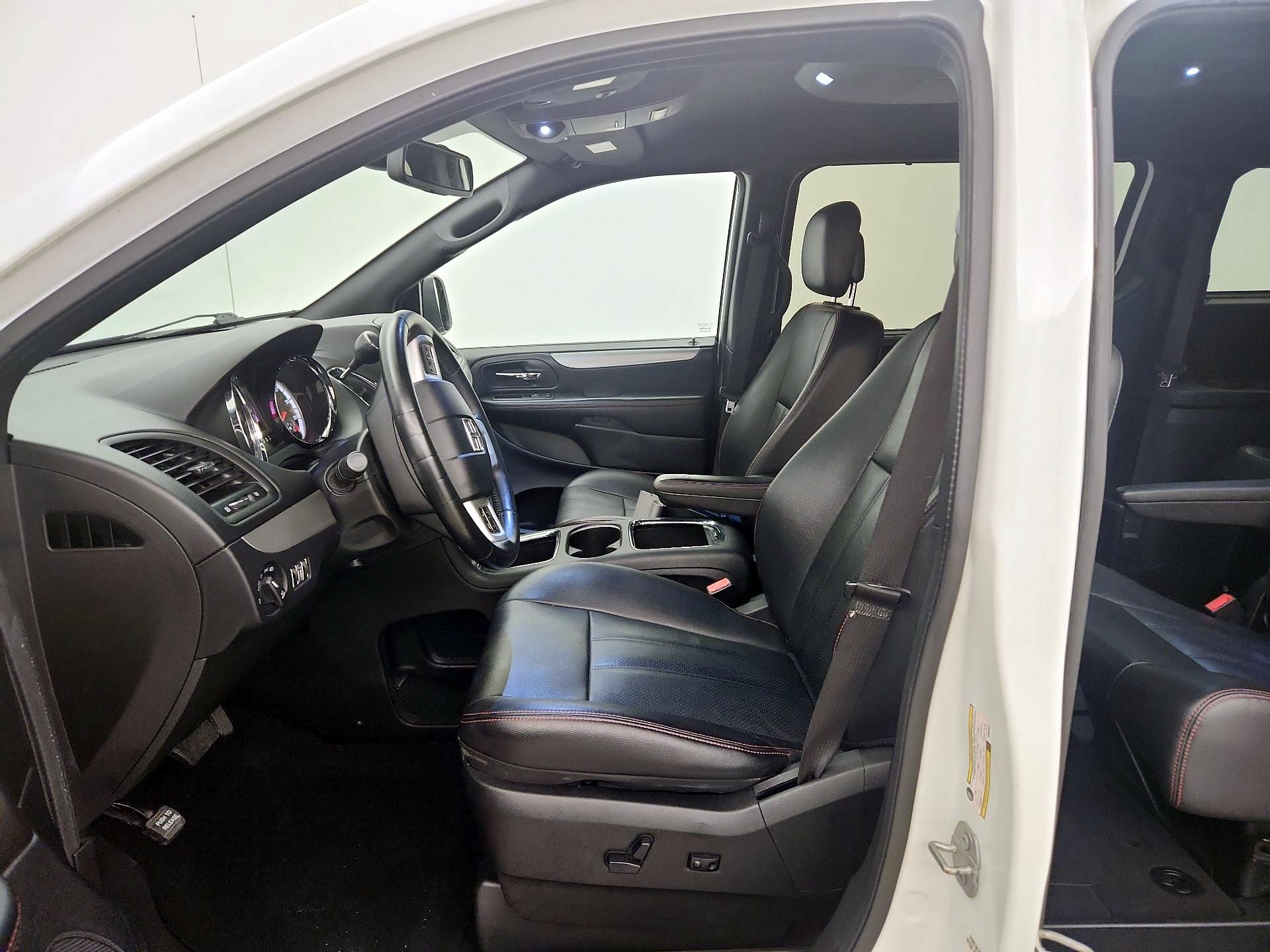 Thumbnail: 2019 Dodge Grand Caravan - 11