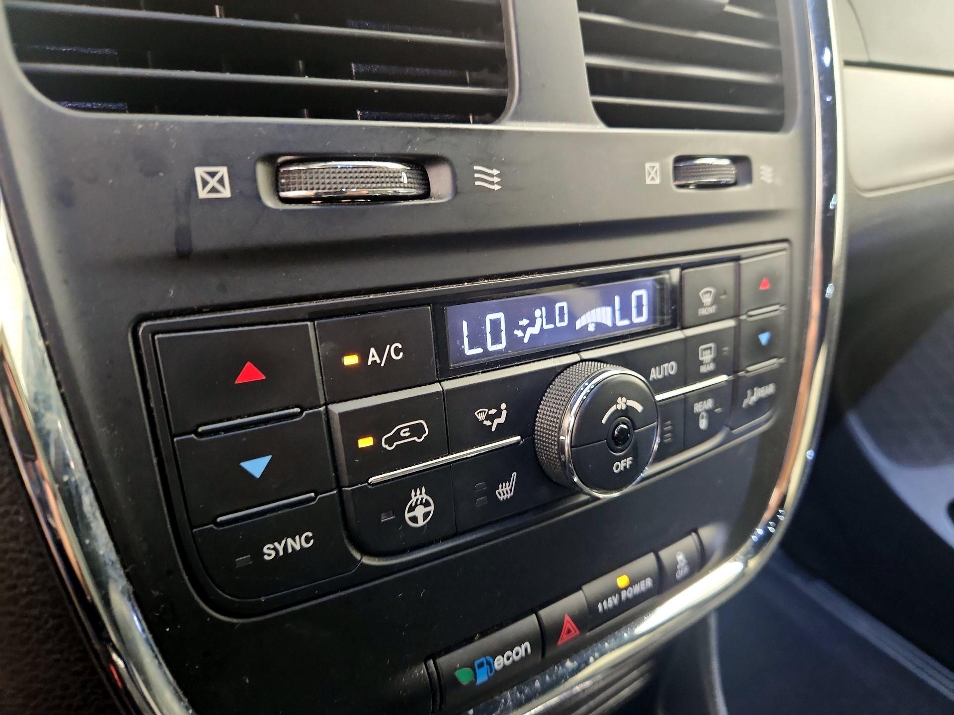 Thumbnail: 2019 Dodge Grand Caravan - 16