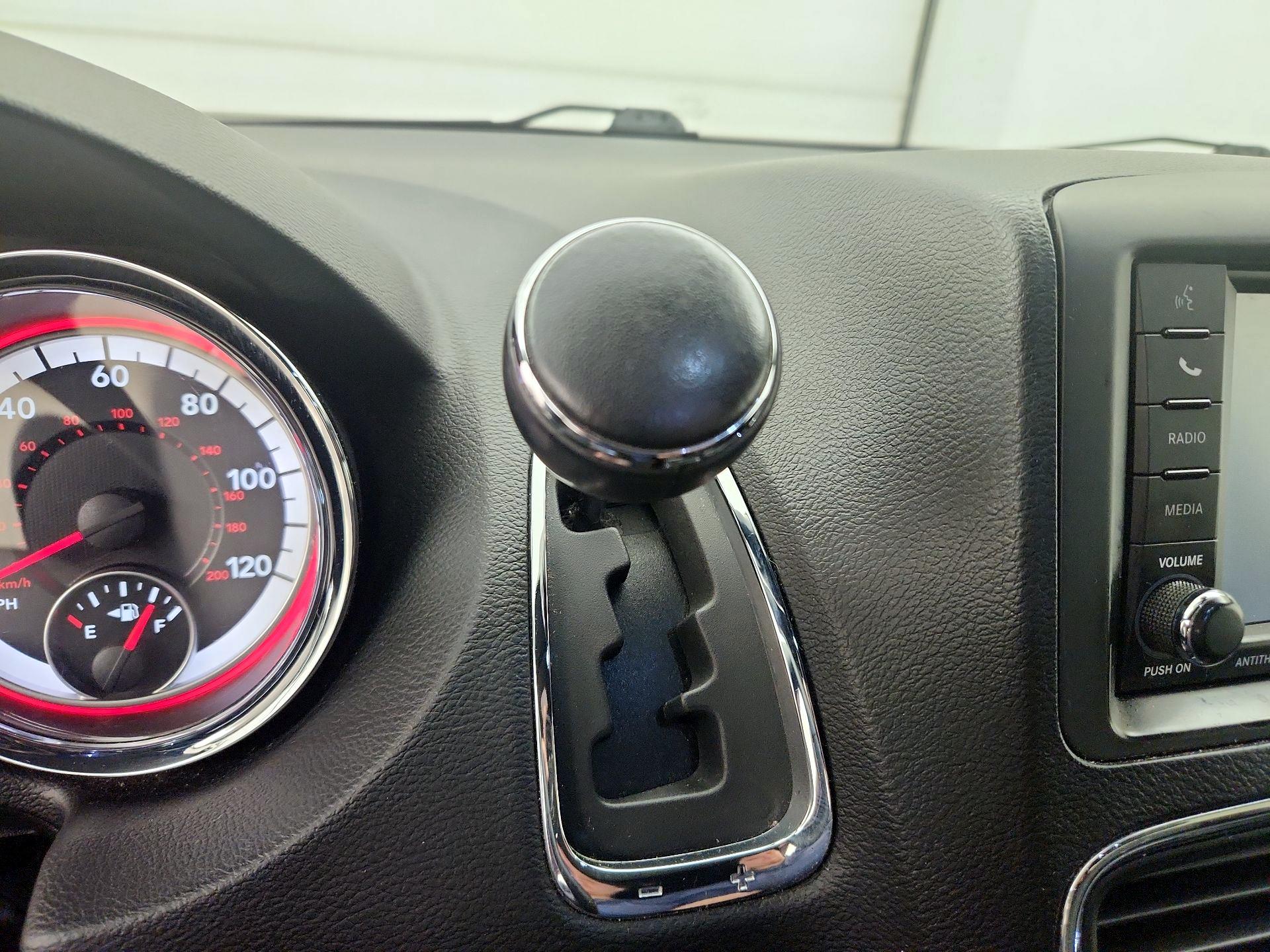 Thumbnail: 2019 Dodge Grand Caravan - 17