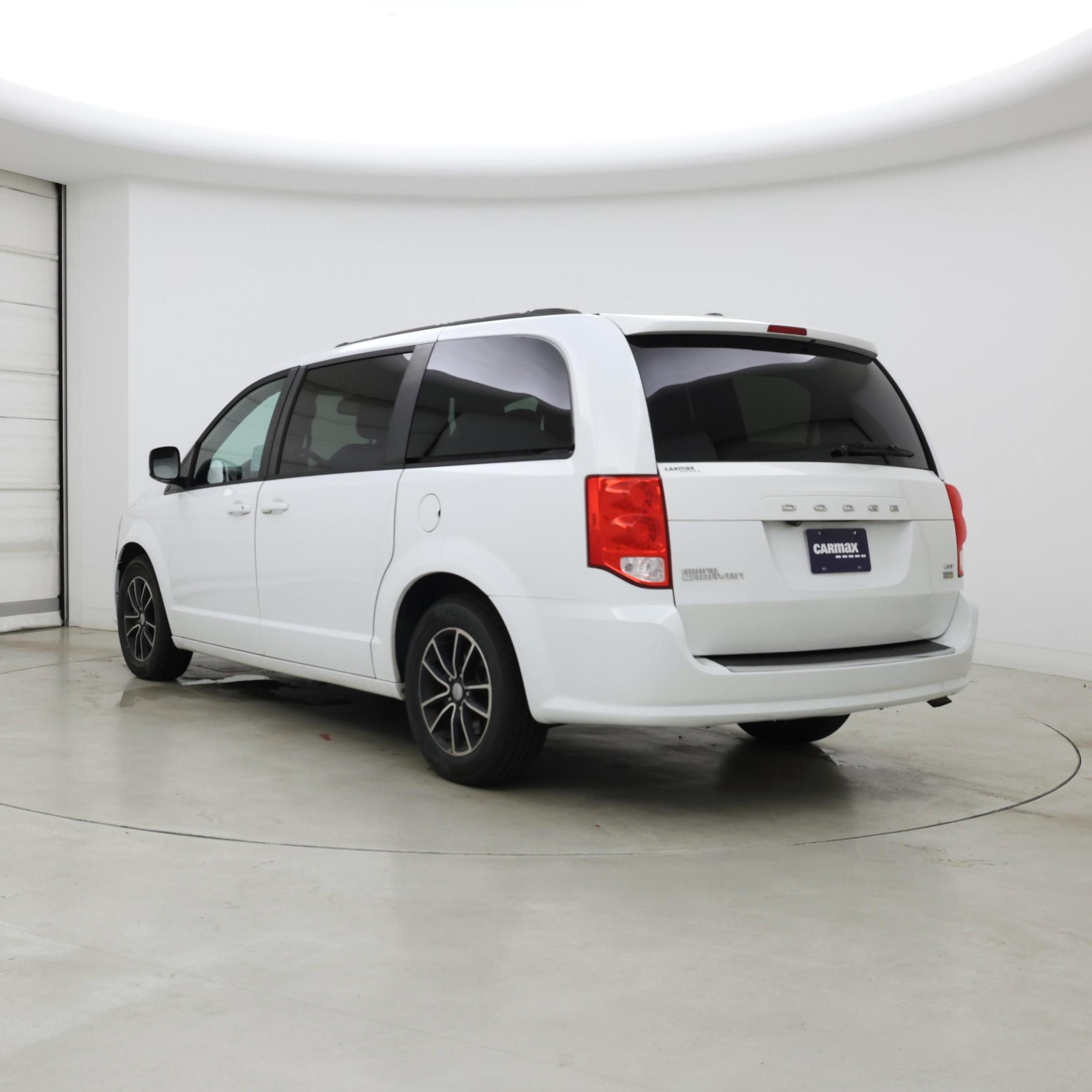 Thumbnail: 2019 Dodge Grand Caravan - 2