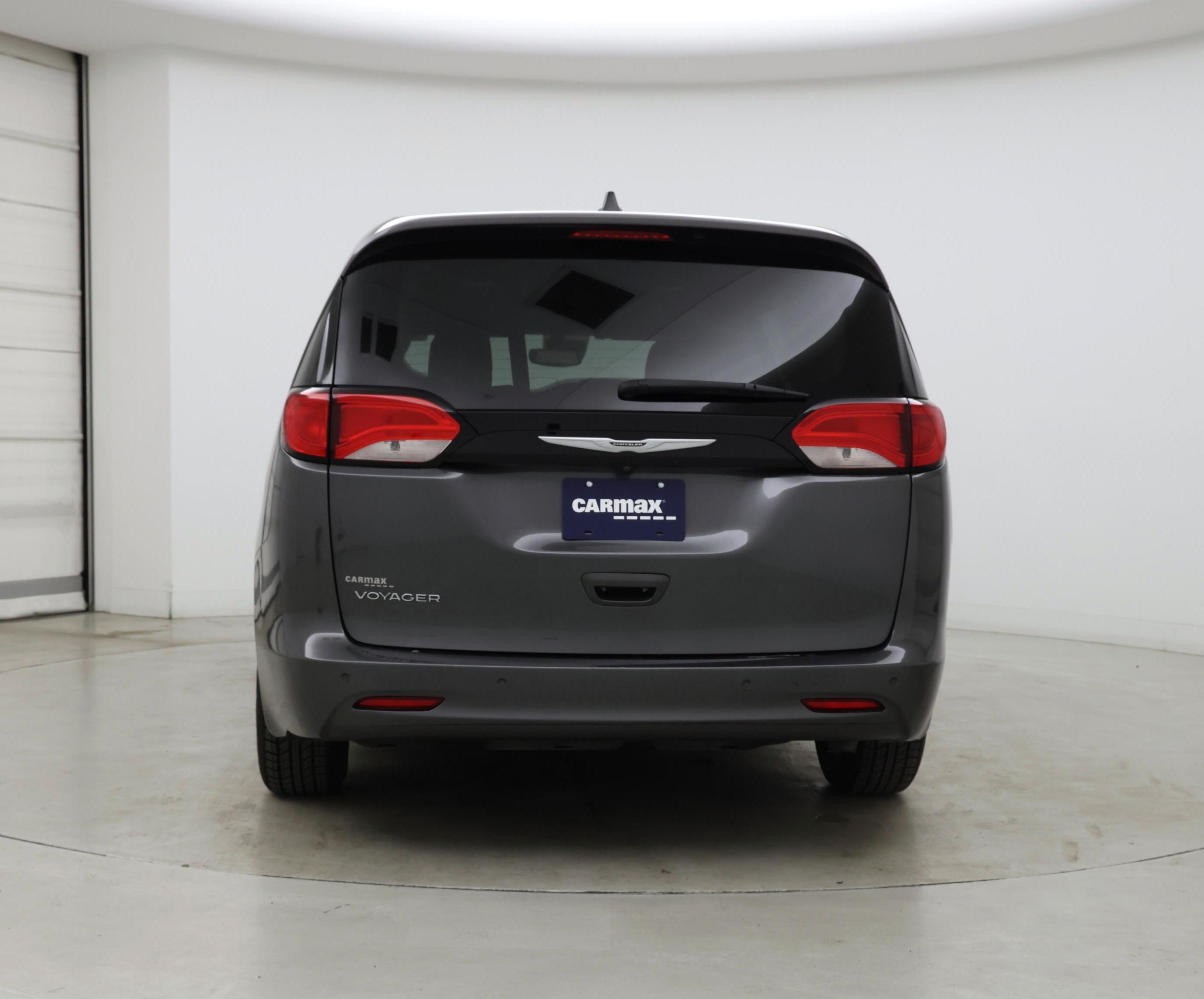 Thumbnail: 2022 Chrysler Voyager - 6