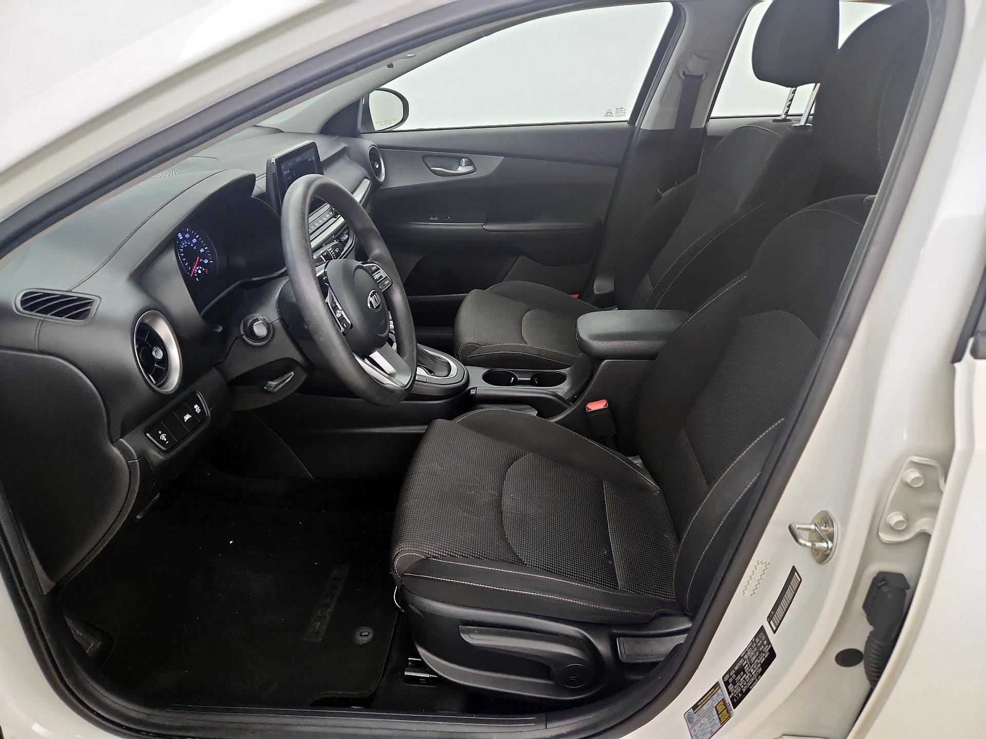 Thumbnail: 2019 Kia Forte - 11