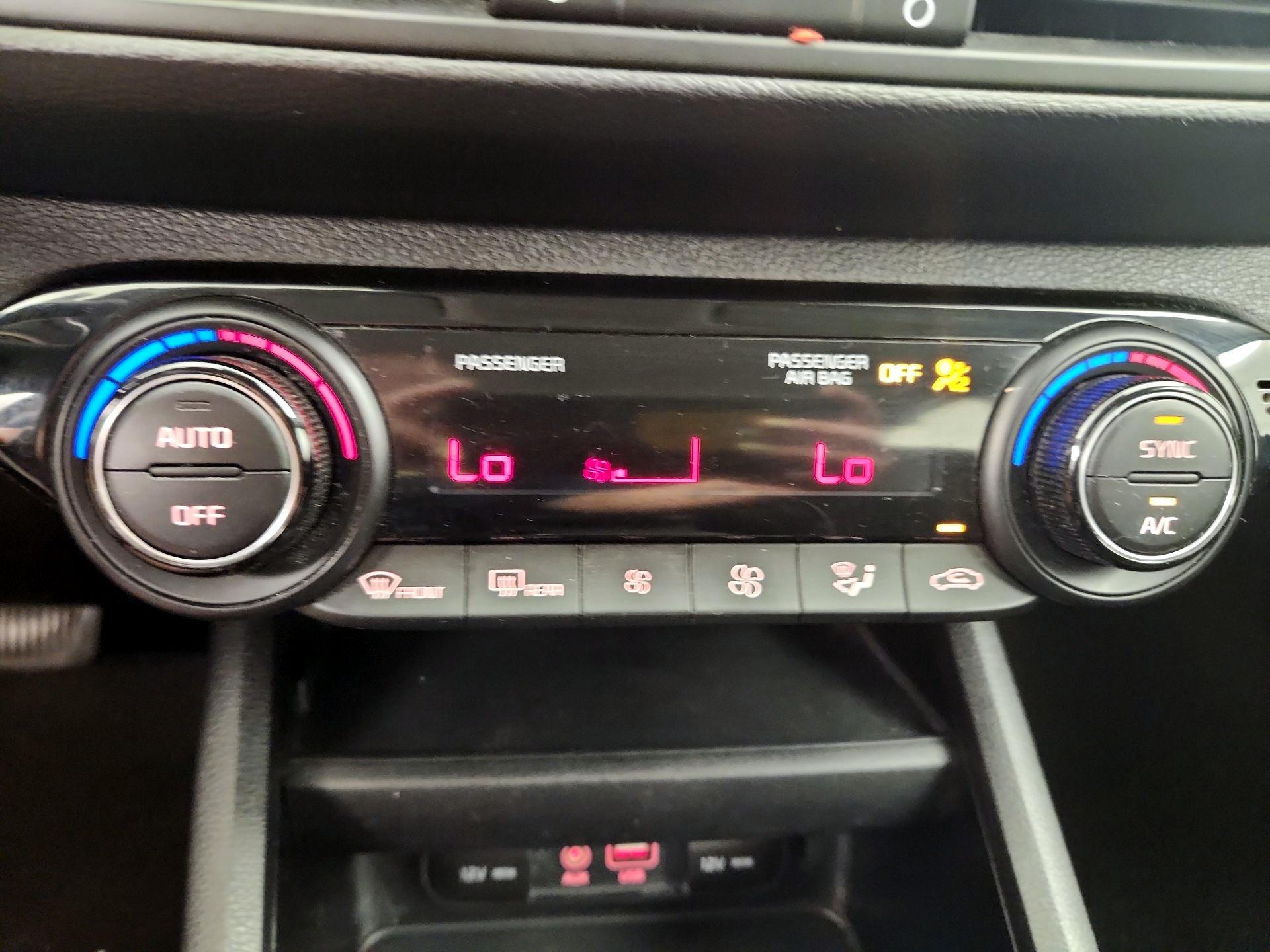 Thumbnail: 2019 Kia Forte - 16