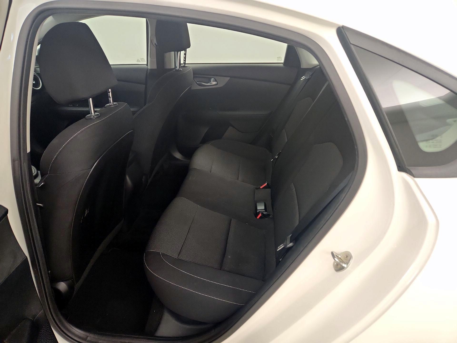 Thumbnail: 2019 Kia Forte - 19