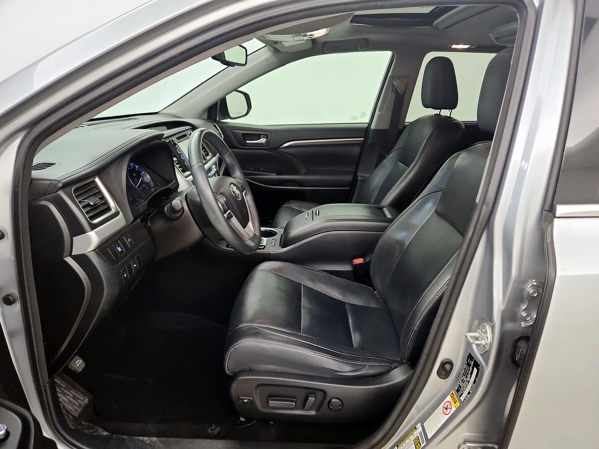 Thumbnail: 2015 Toyota Highlander - 11
