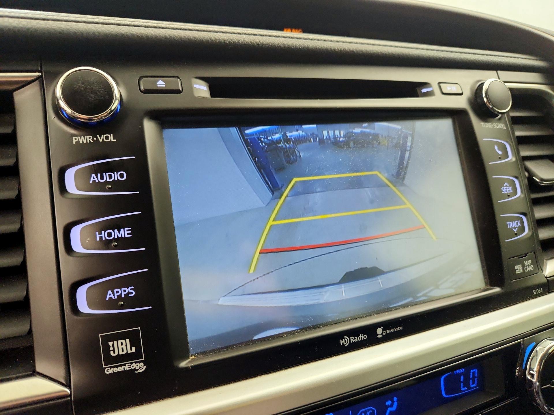 Thumbnail: 2015 Toyota Highlander - 14