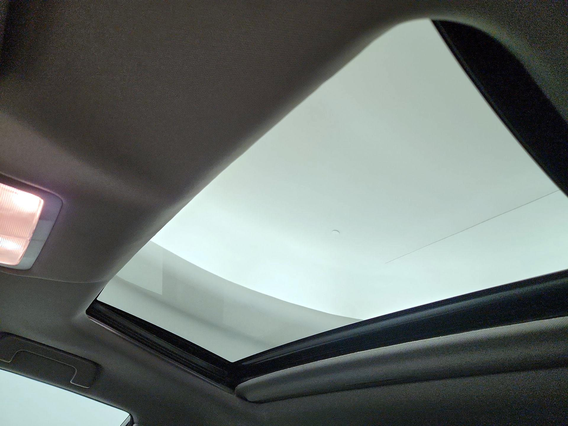 Thumbnail: 2015 Toyota Highlander - 19