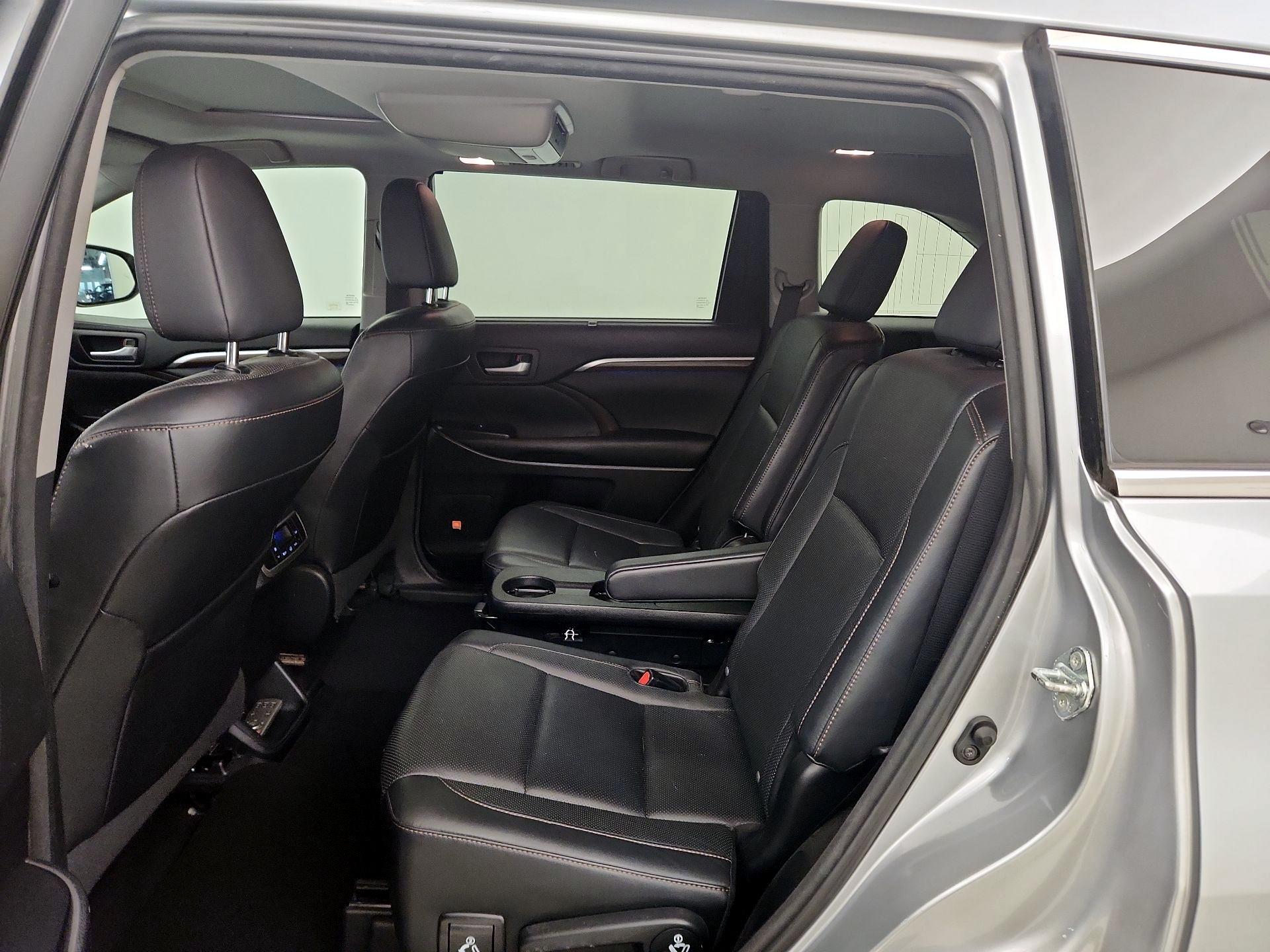 Thumbnail: 2015 Toyota Highlander - 20