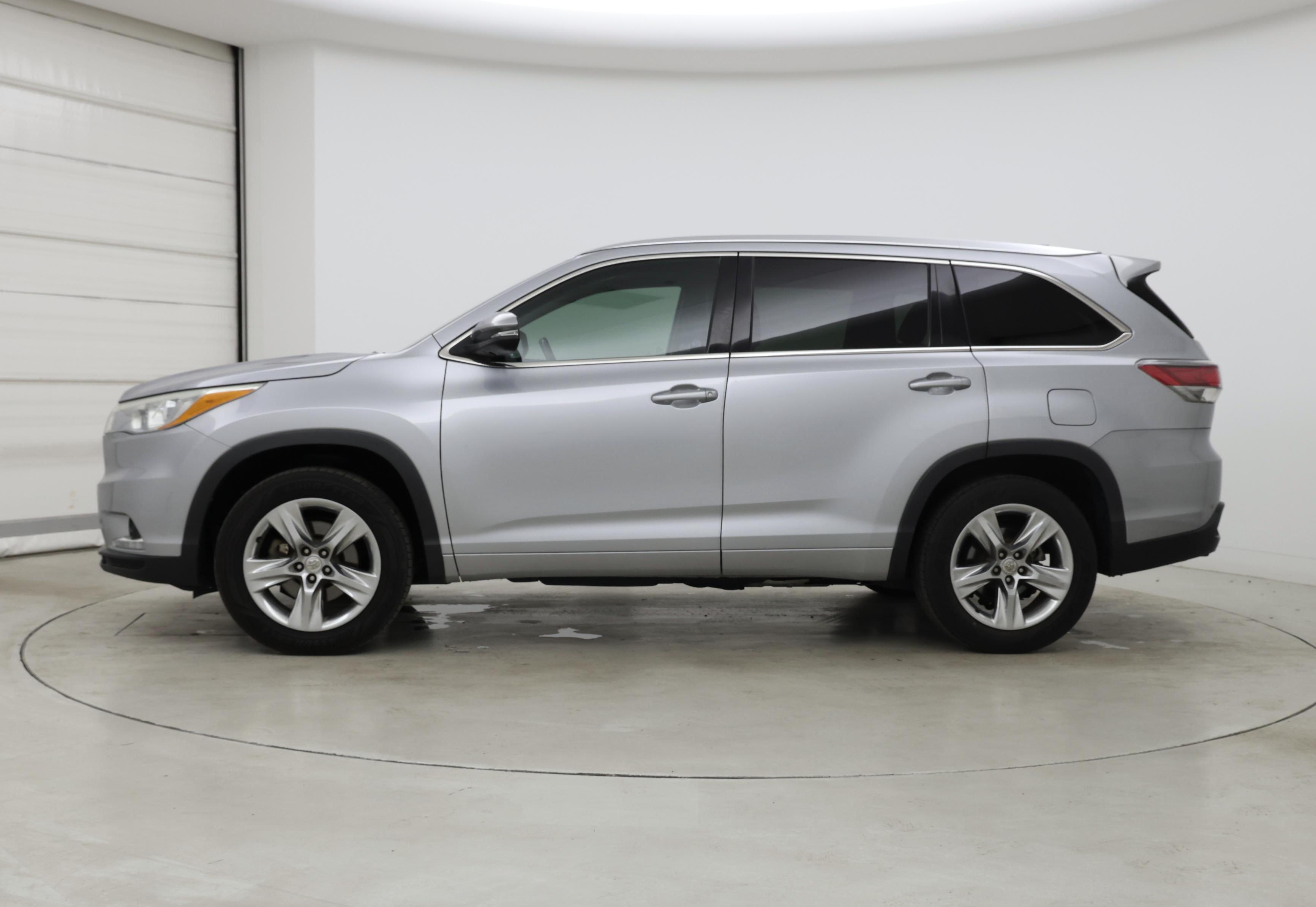Thumbnail: 2015 Toyota Highlander - 3