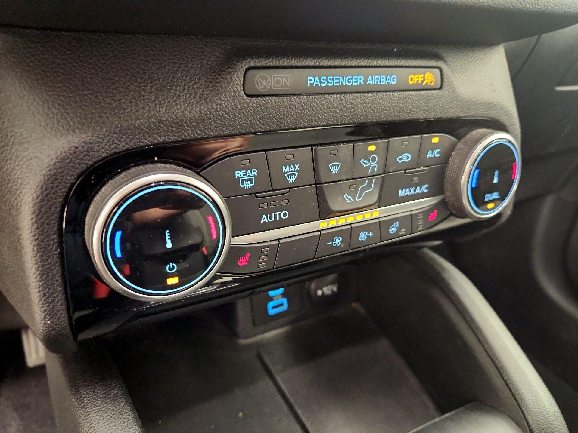 Thumbnail: 2022 Ford Escape - 16