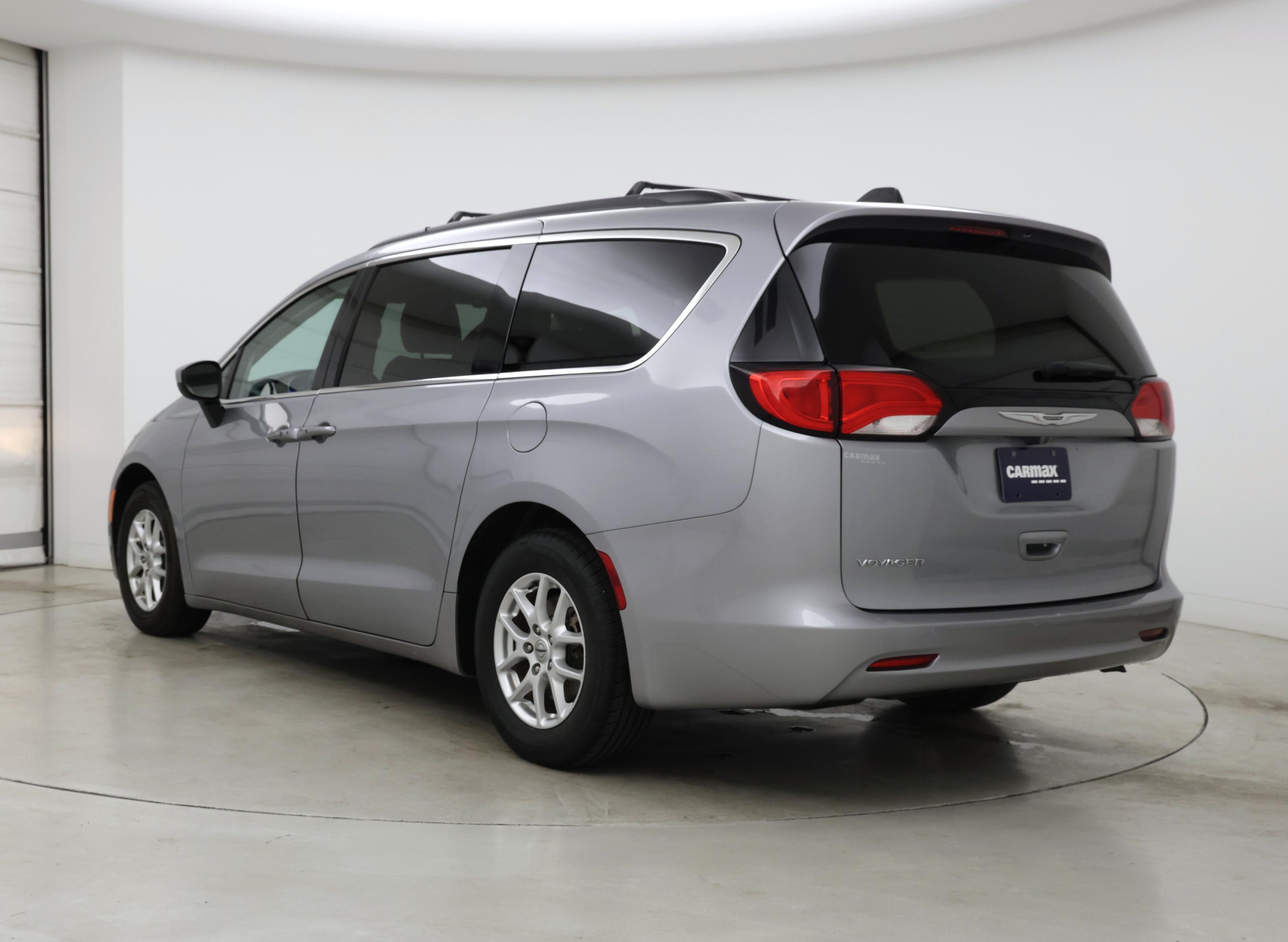 Thumbnail: 2021 Chrysler Voyager - 2