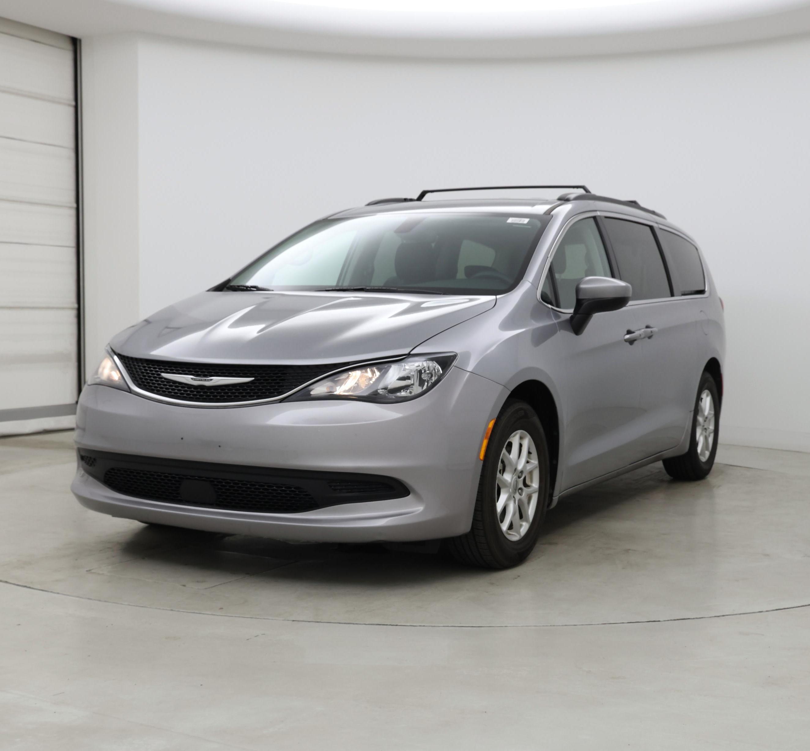 Thumbnail: 2021 Chrysler Voyager - 4