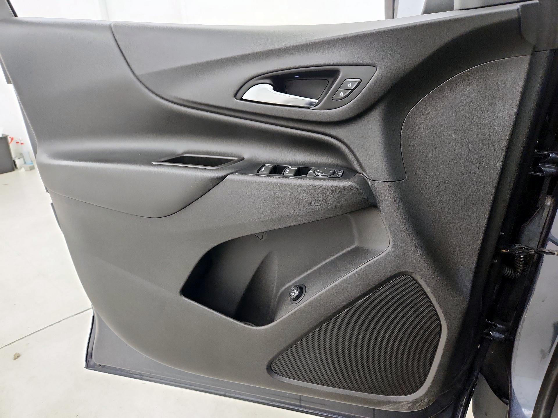 Thumbnail: 2018 Chevrolet Equinox - 12