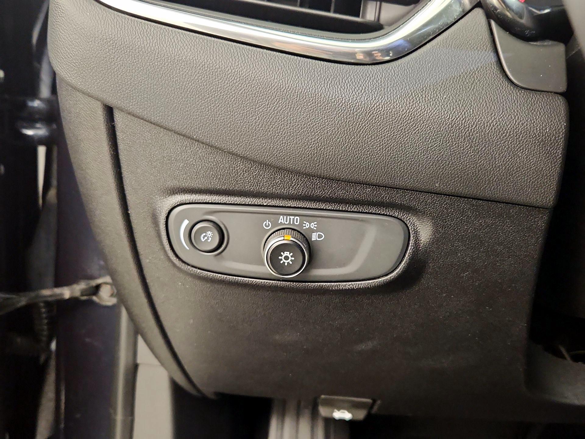Thumbnail: 2018 Chevrolet Equinox - 13