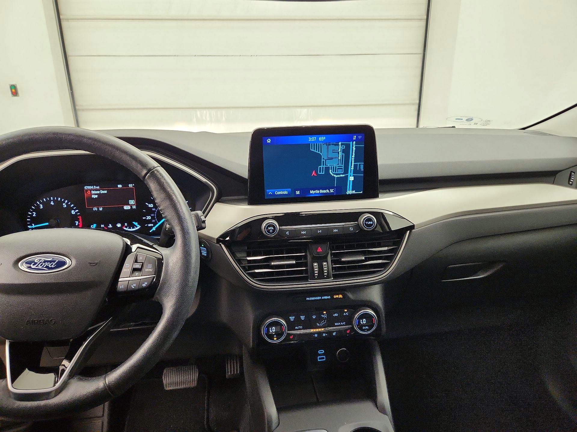 Thumbnail: 2021 Ford Escape - 9